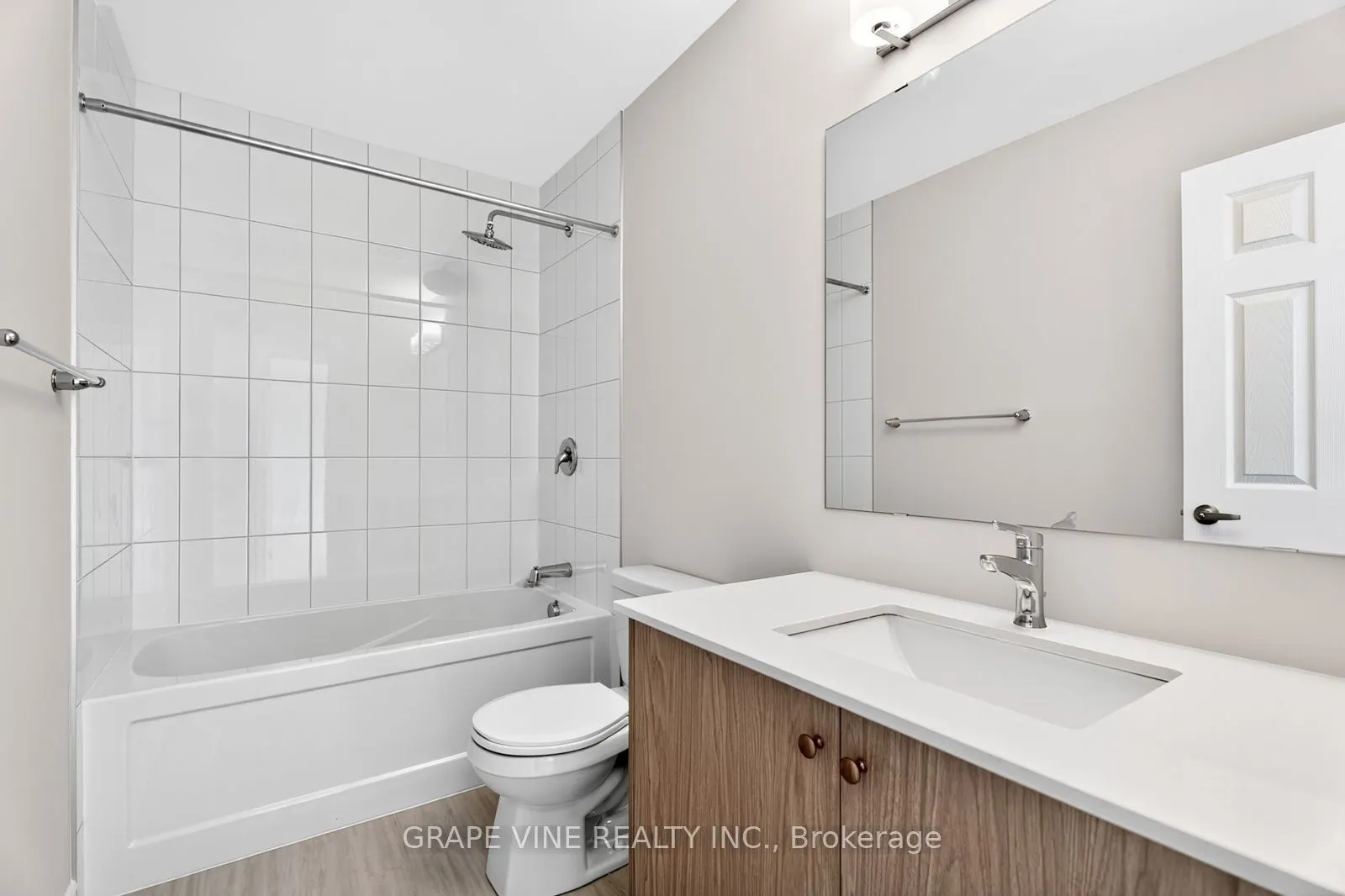 335 Les Emmerson Drive
