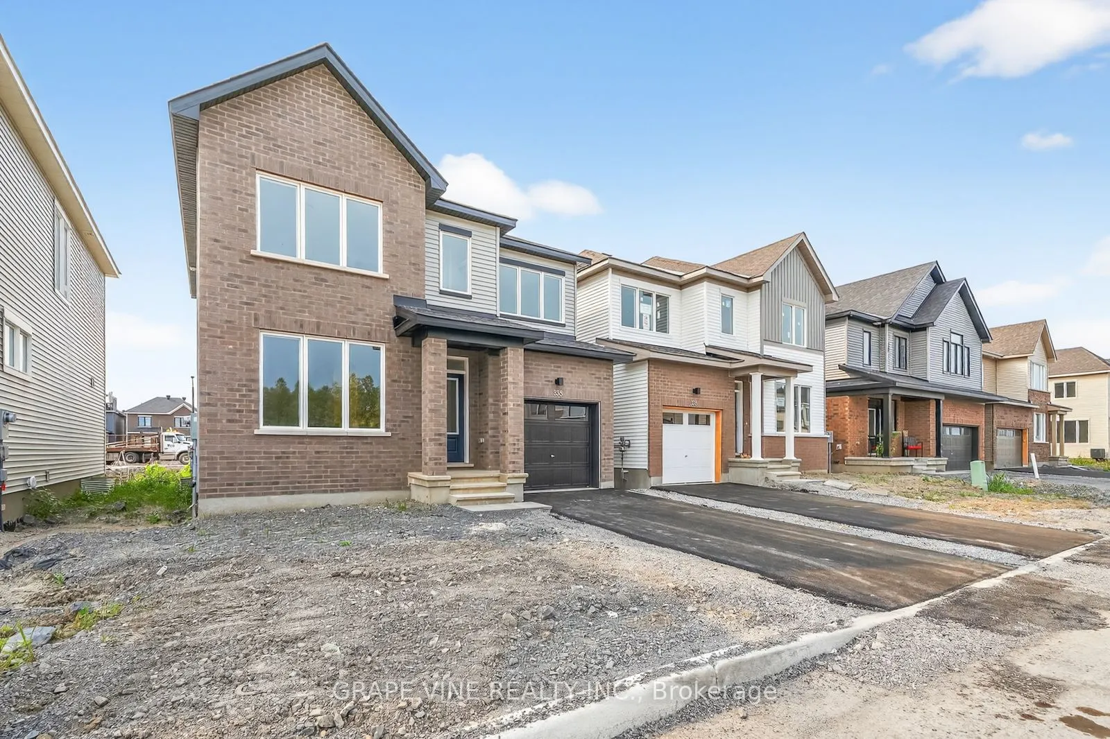 335 Les Emmerson Drive