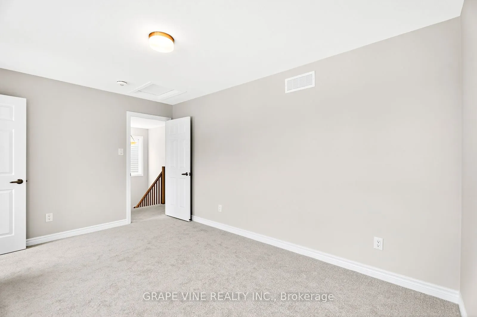 335 Les Emmerson Drive