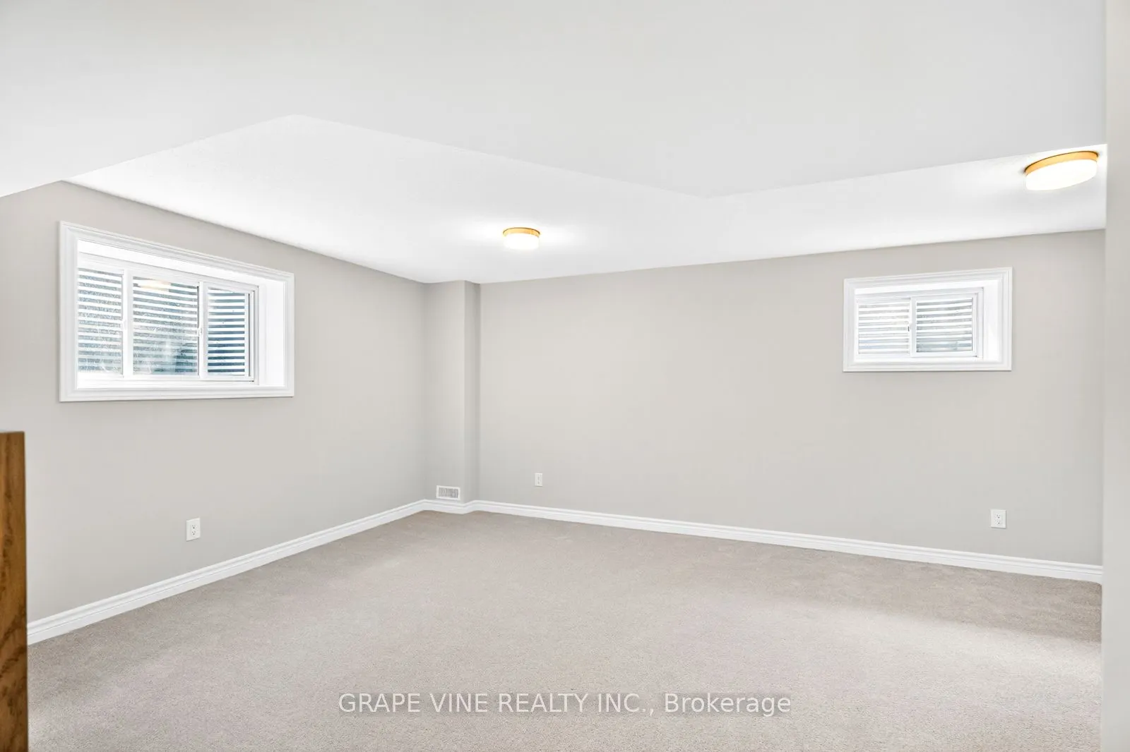335 Les Emmerson Drive