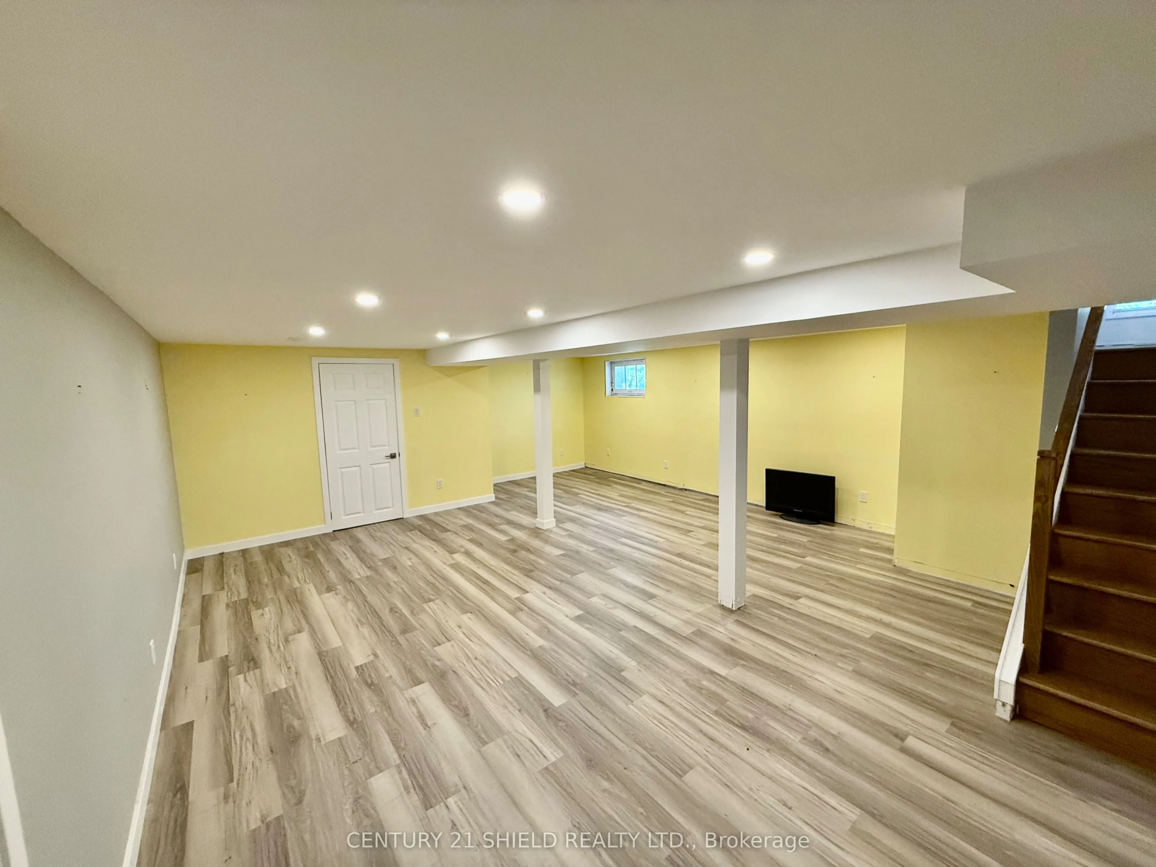 2158 Pitt Street