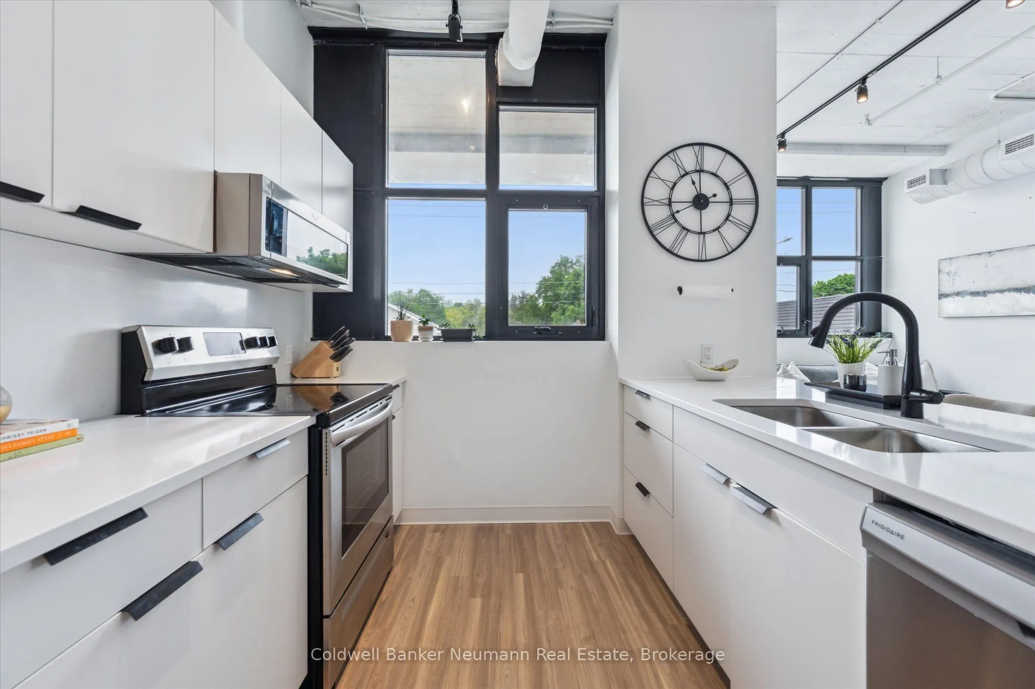 120 Huron Street, #218