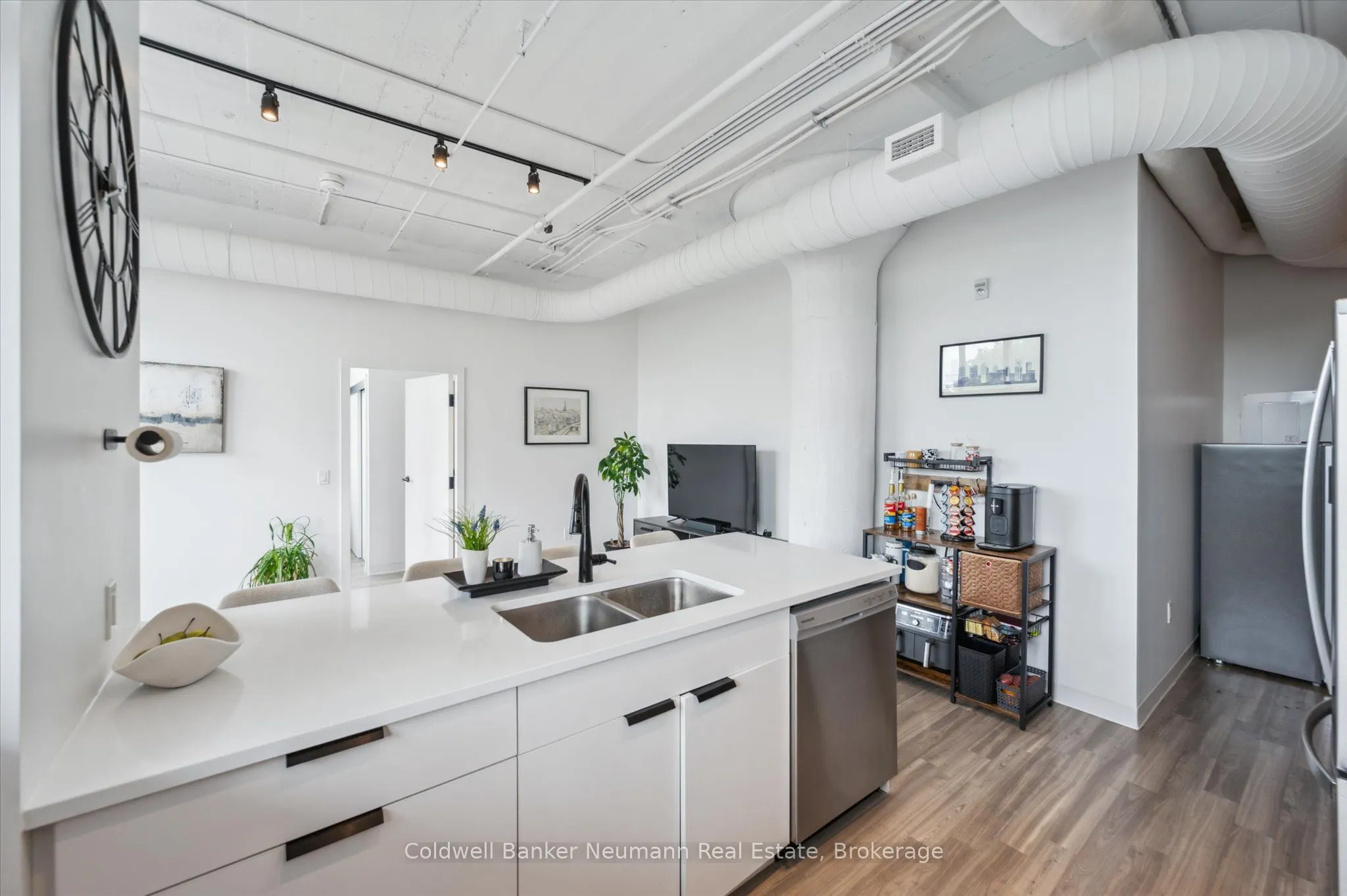 120 Huron Street, #218