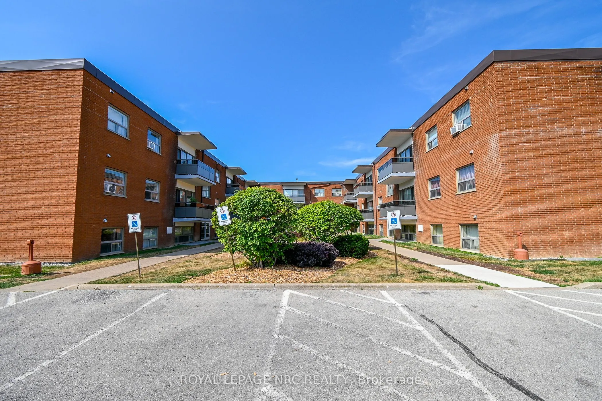 242 Oakdale Avenue, #316