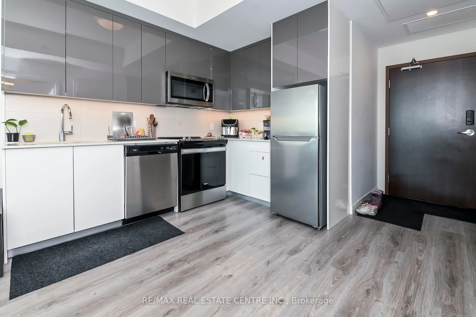 60 Frederick Street, #3613