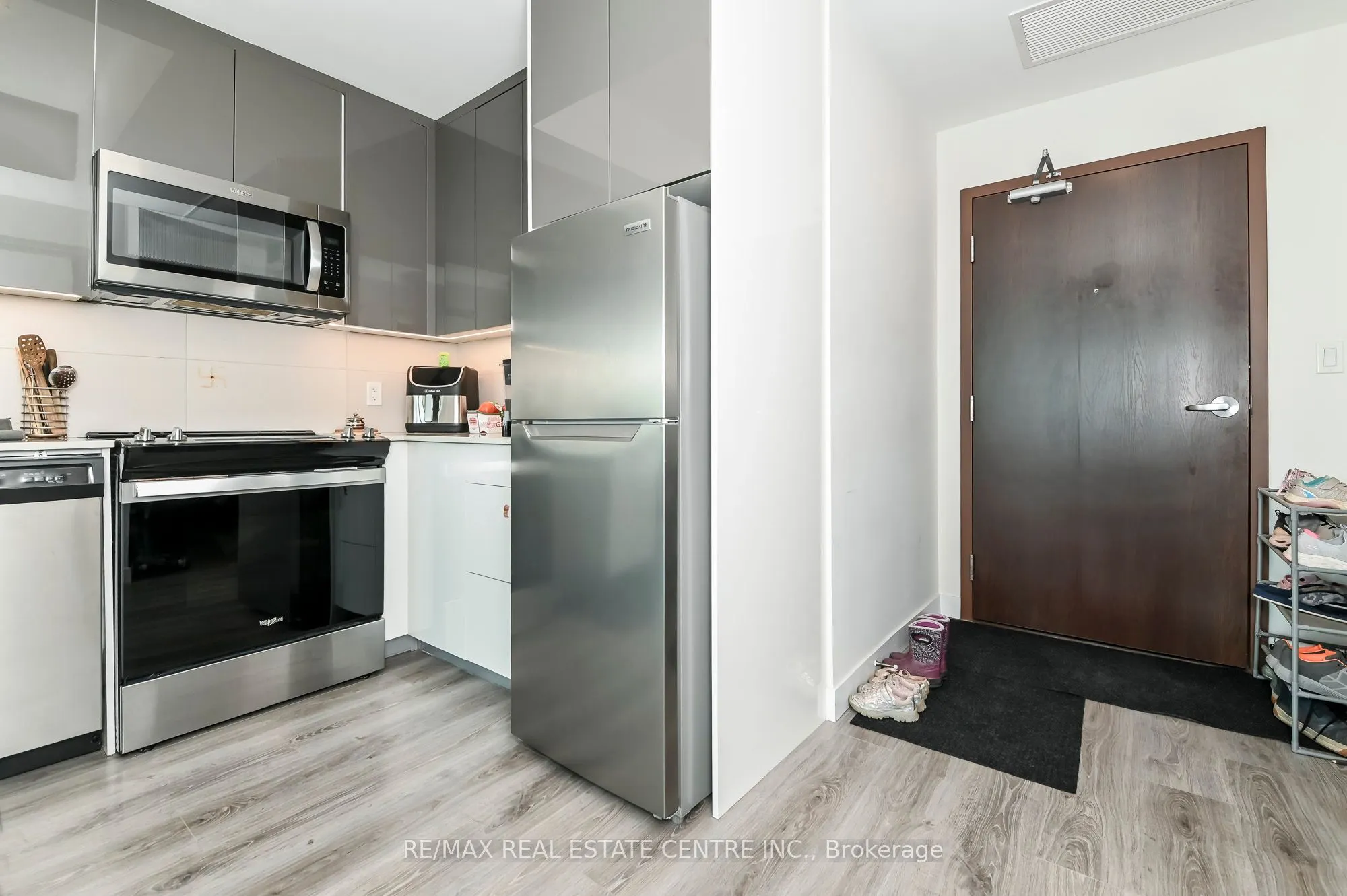 60 Frederick Street, #3613