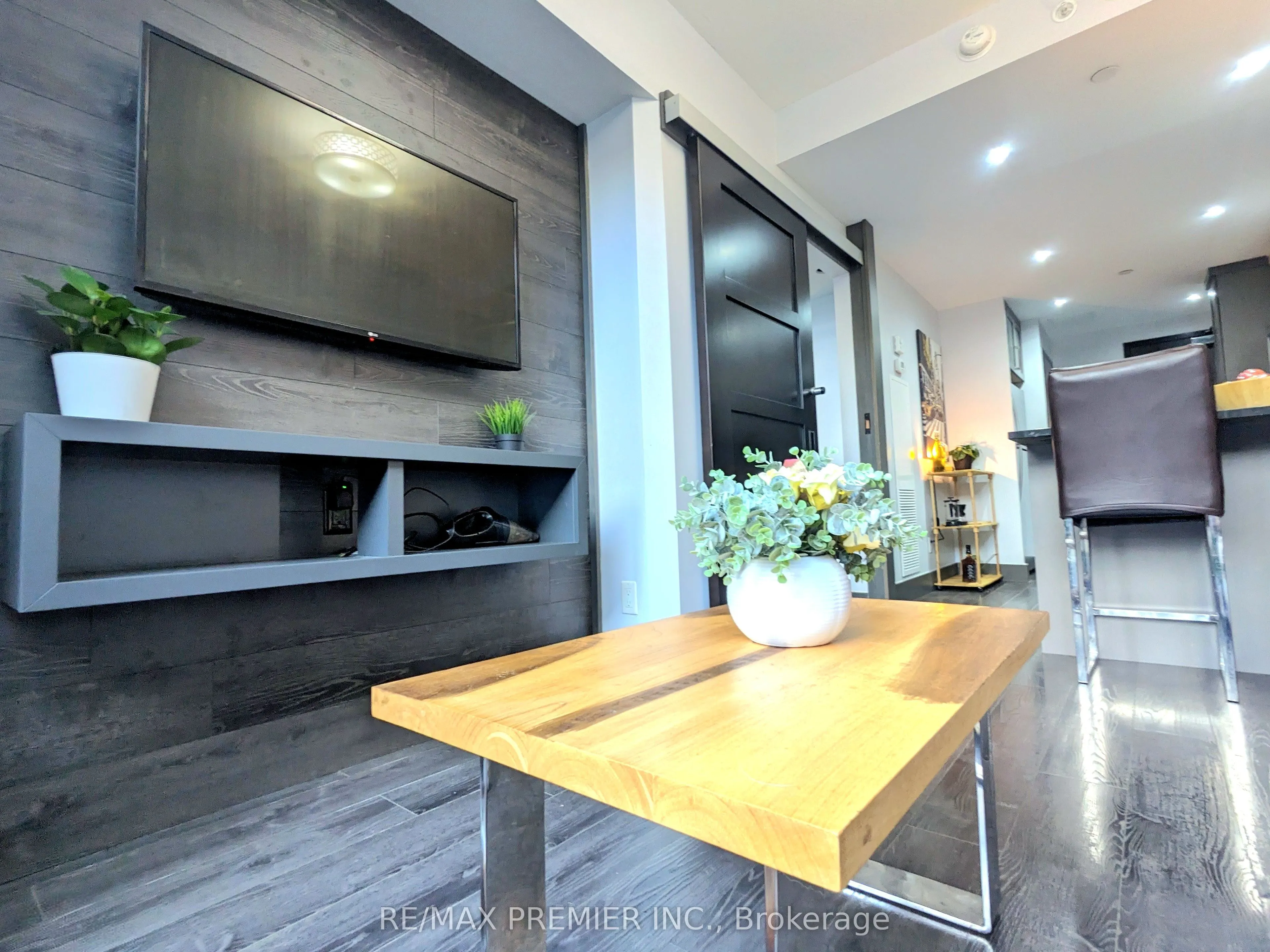 330 Phillip Street, #S803