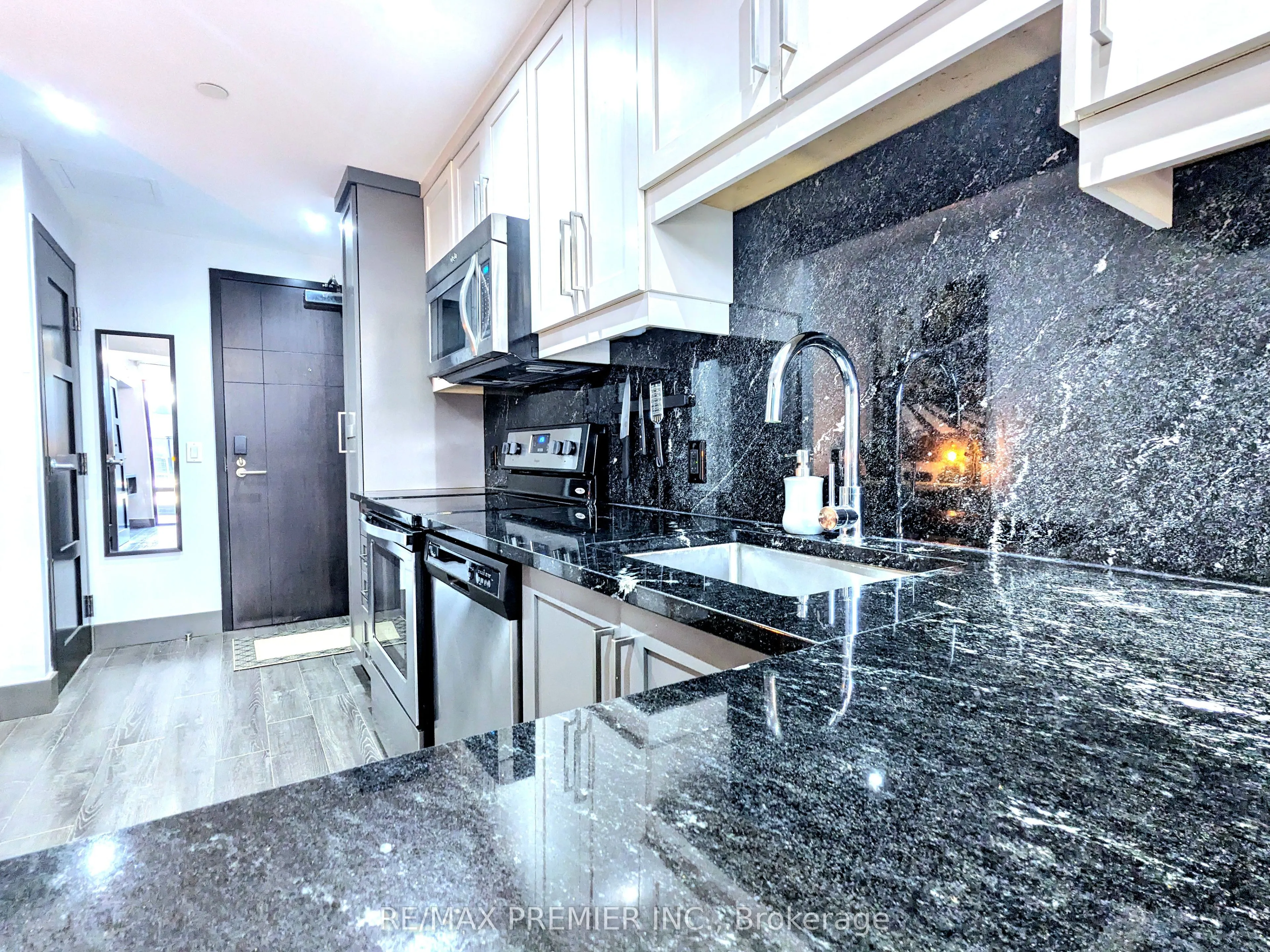 330 Phillip Street, #S803