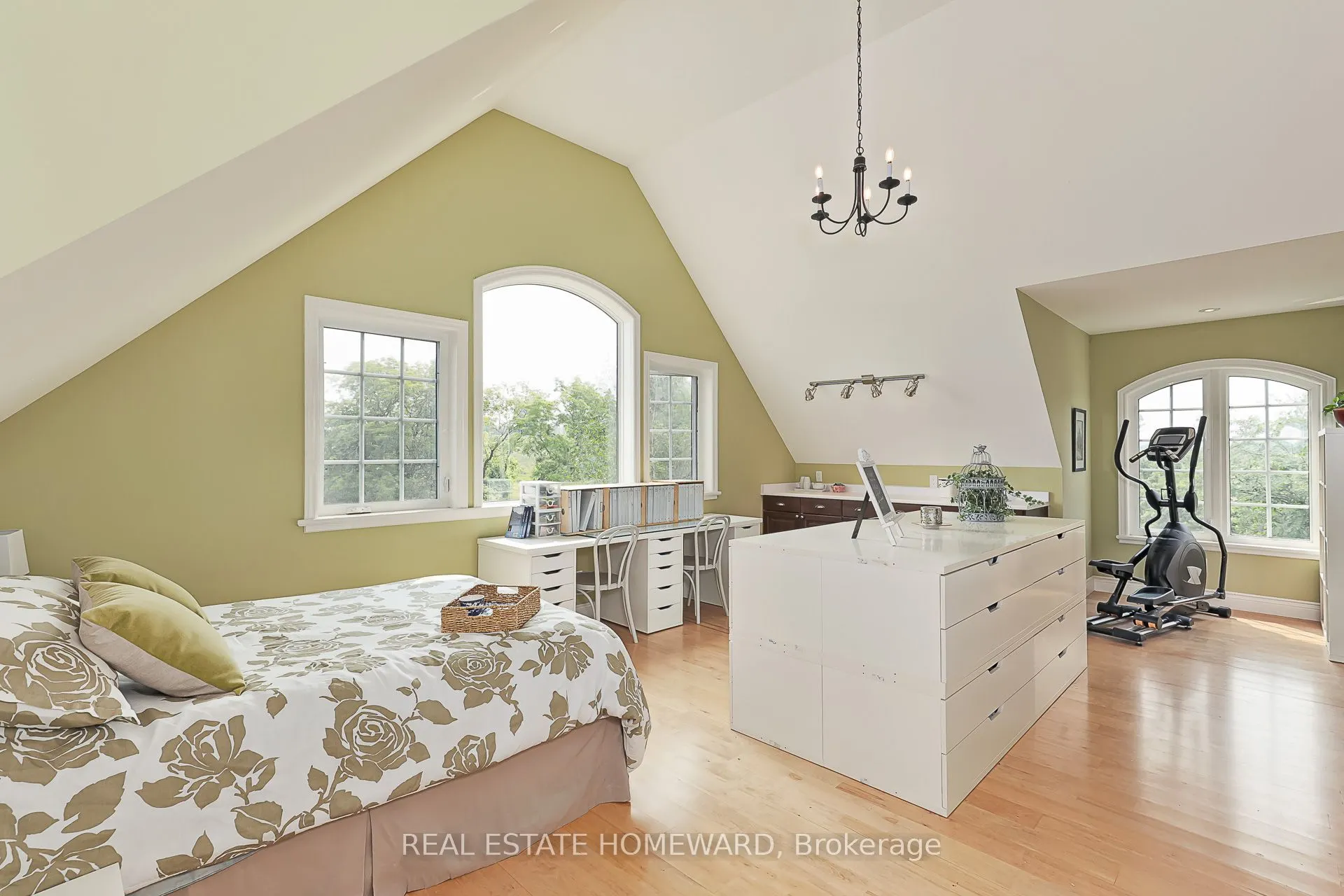 137295 12 GREY Road