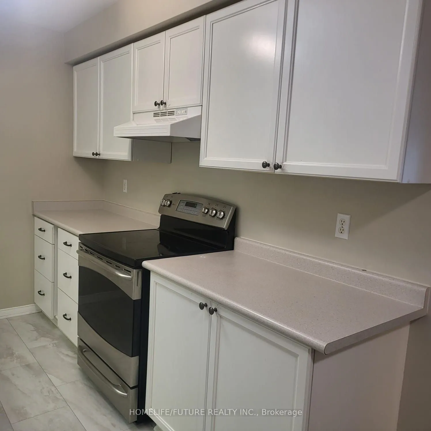 250 Robert Street, #208