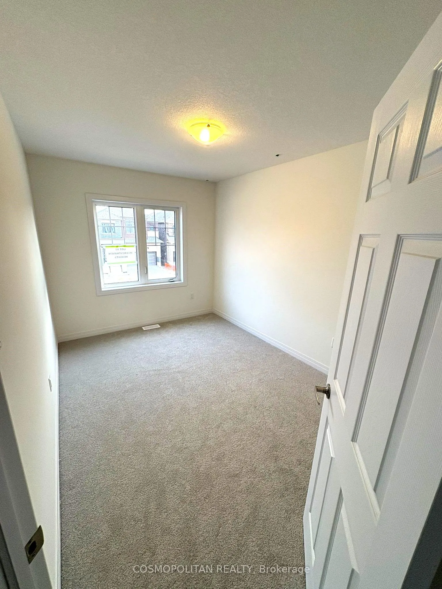 35 Cresthaven Heights