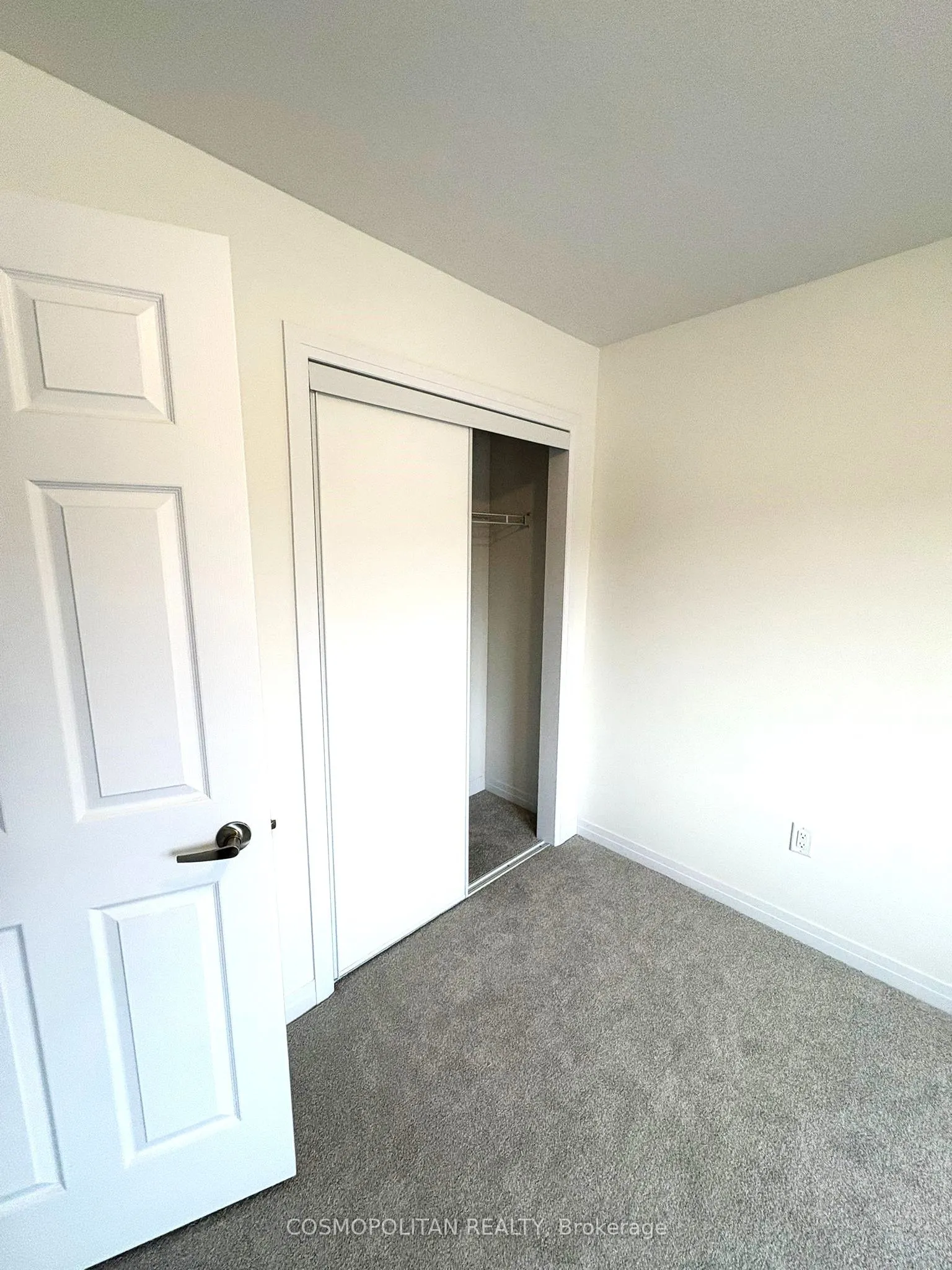 35 Cresthaven Heights