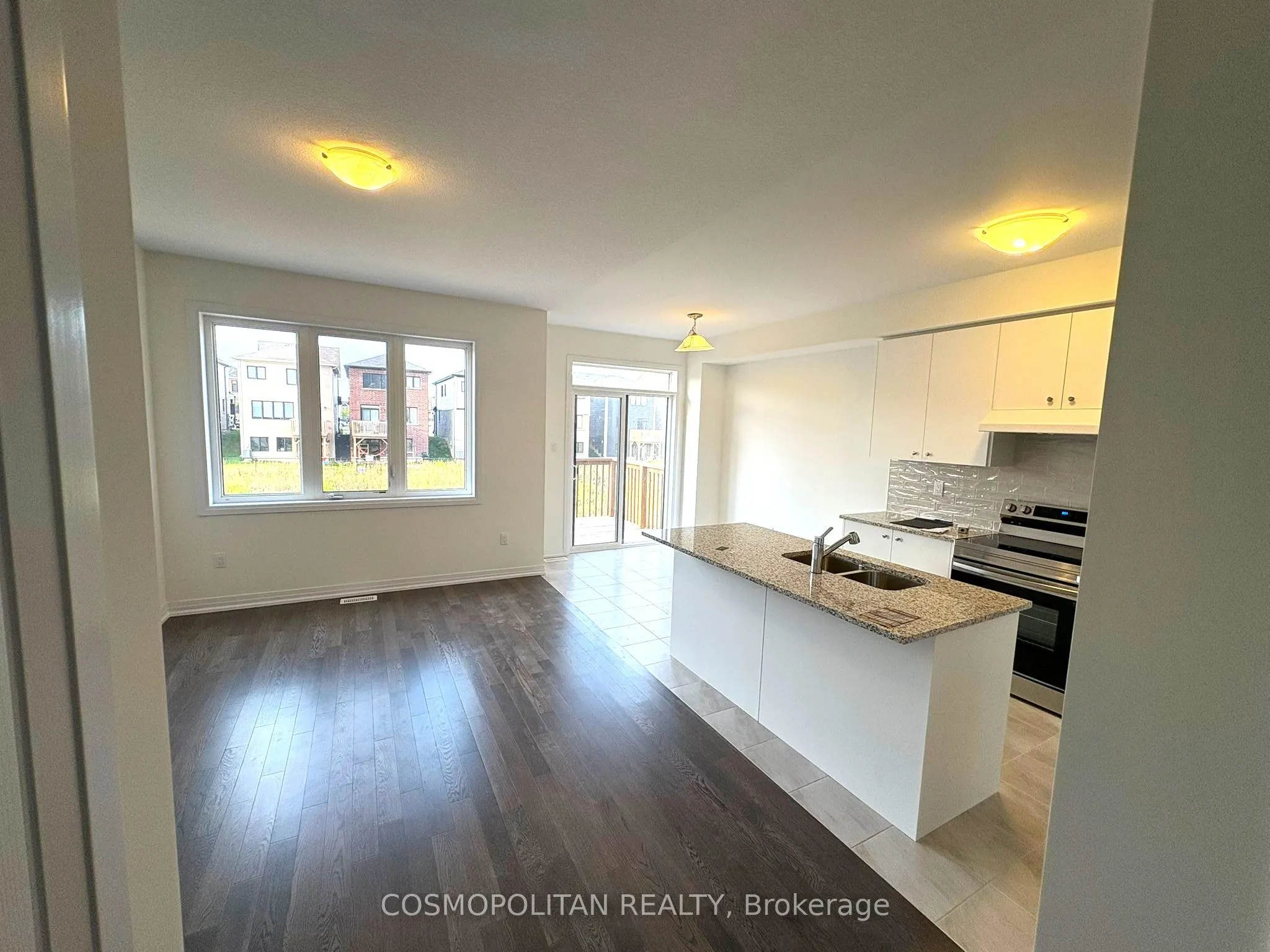 35 Cresthaven Heights