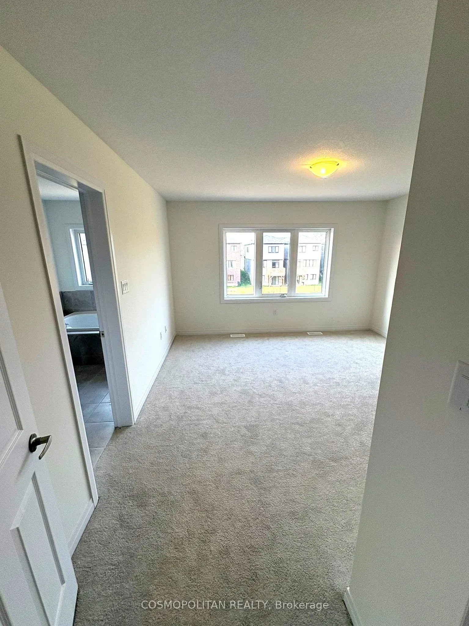35 Cresthaven Heights