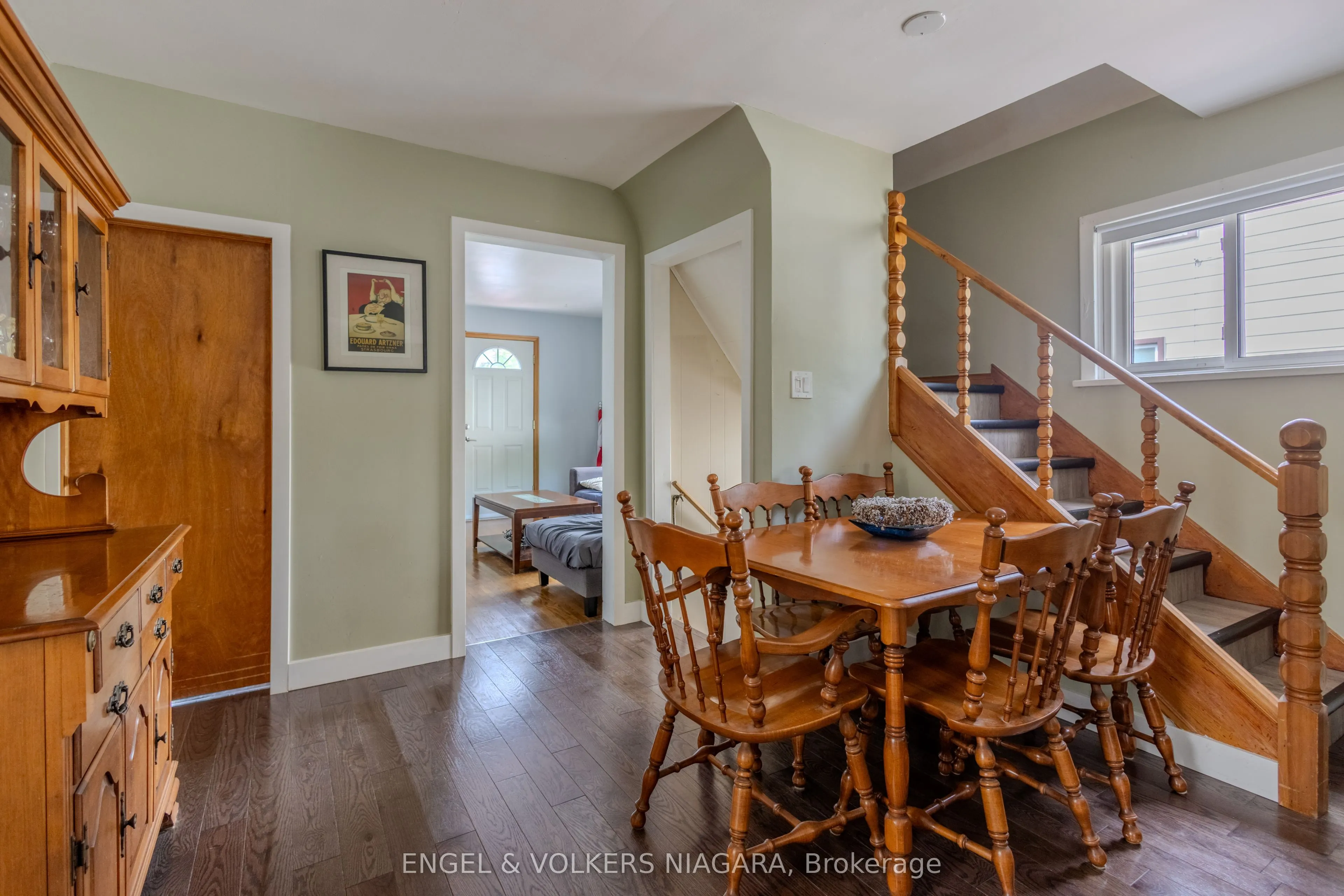 61 Hamilton Street E