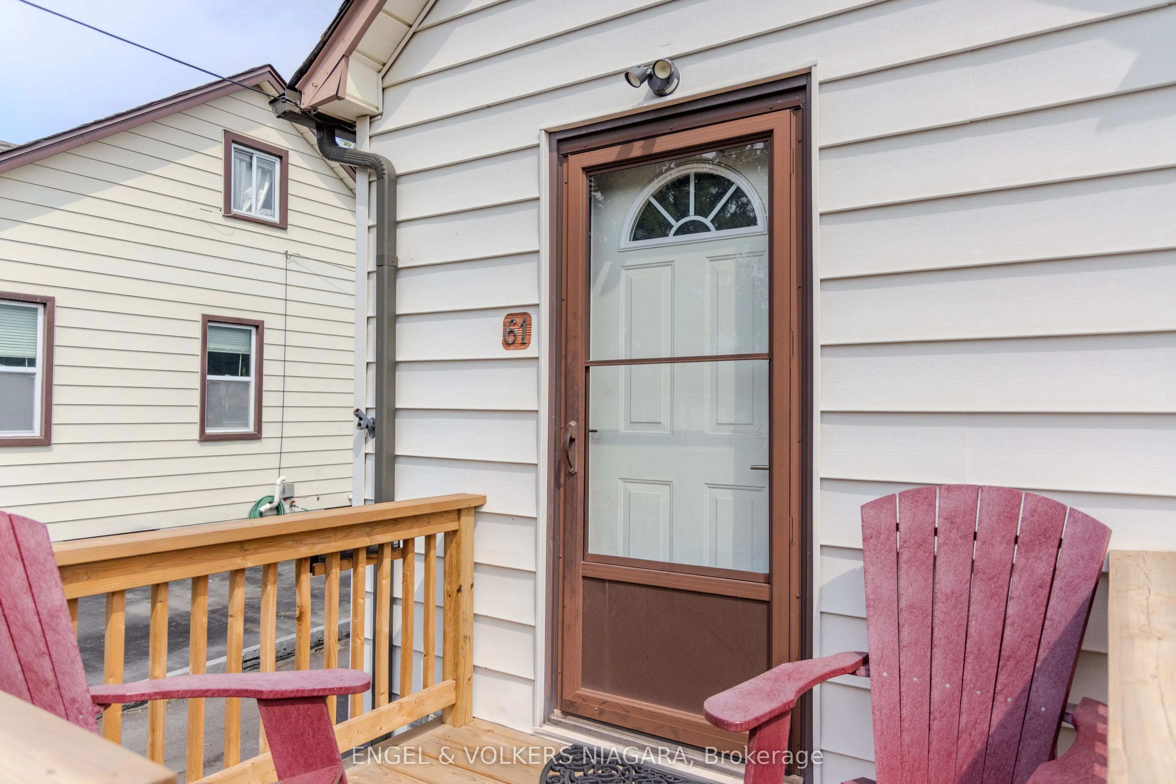 61 Hamilton Street E