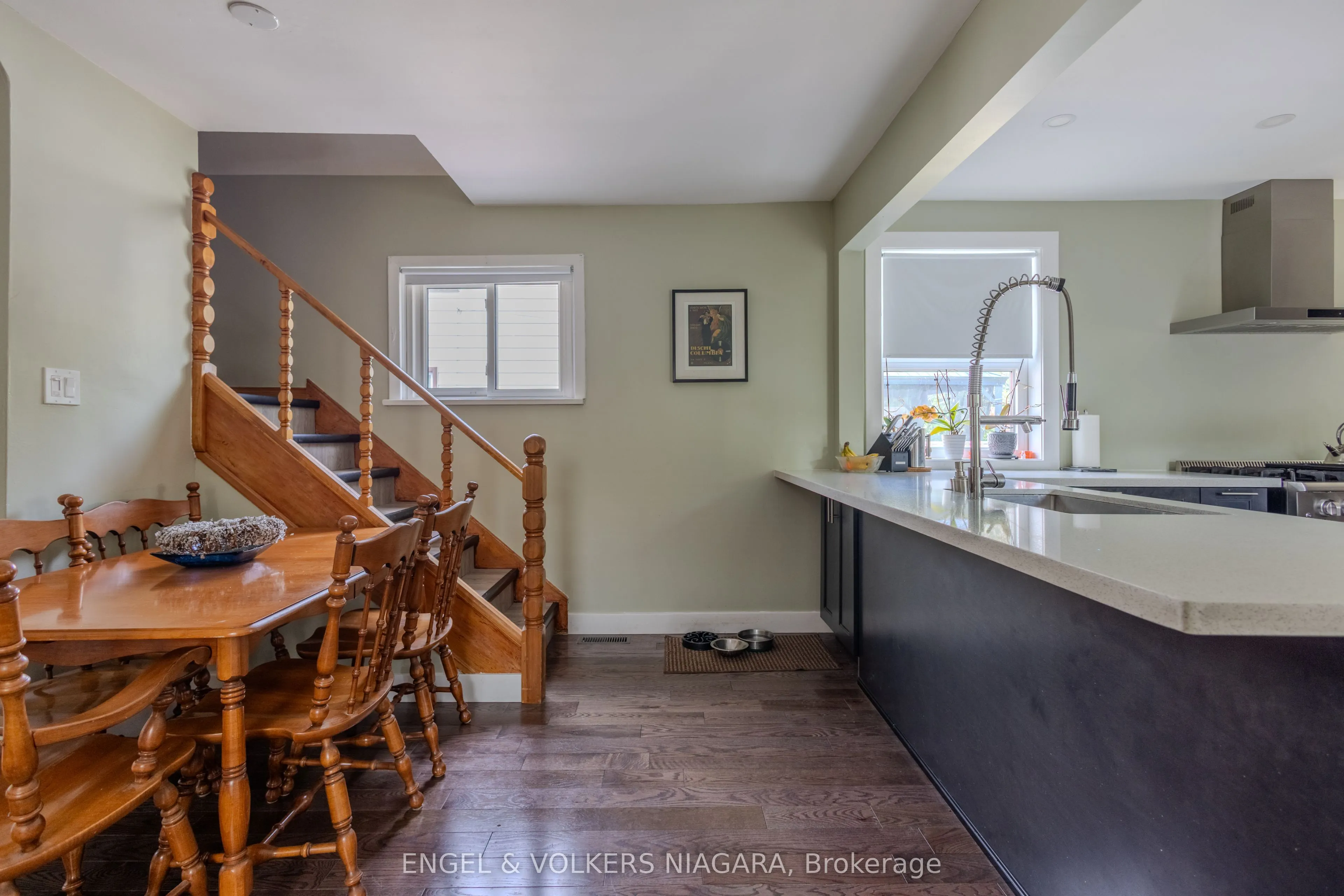 61 Hamilton Street E