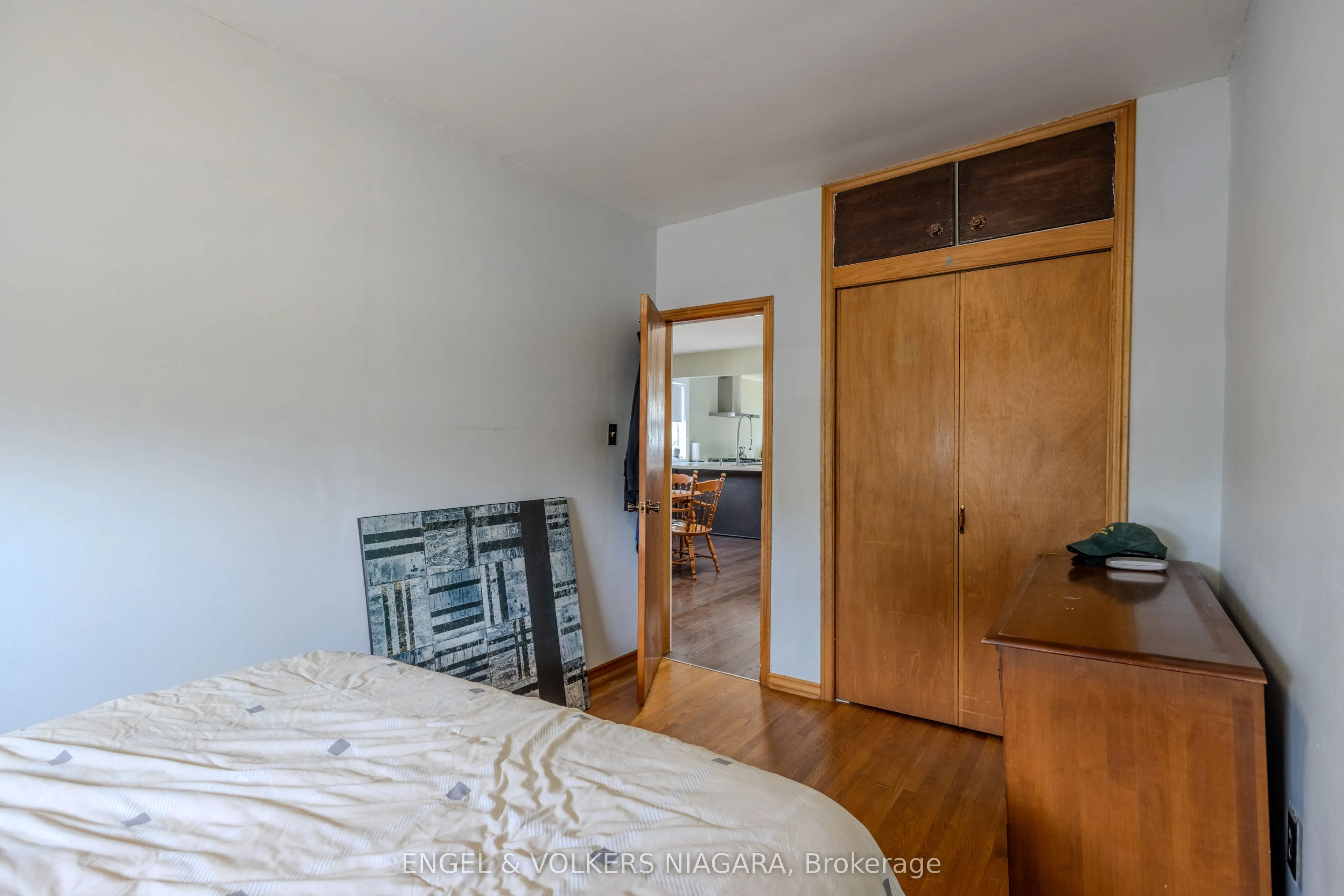 61 Hamilton Street E