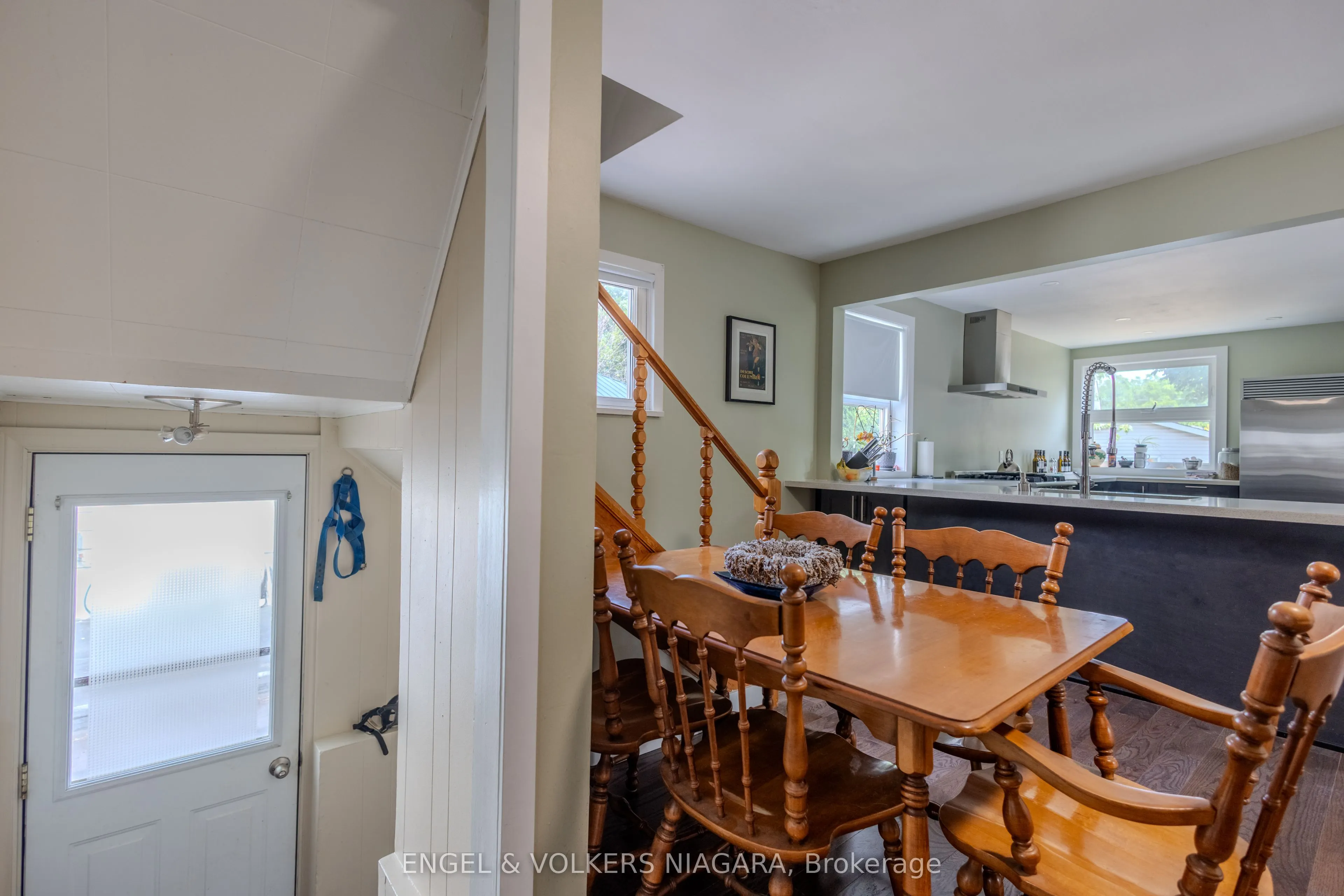 61 Hamilton Street E