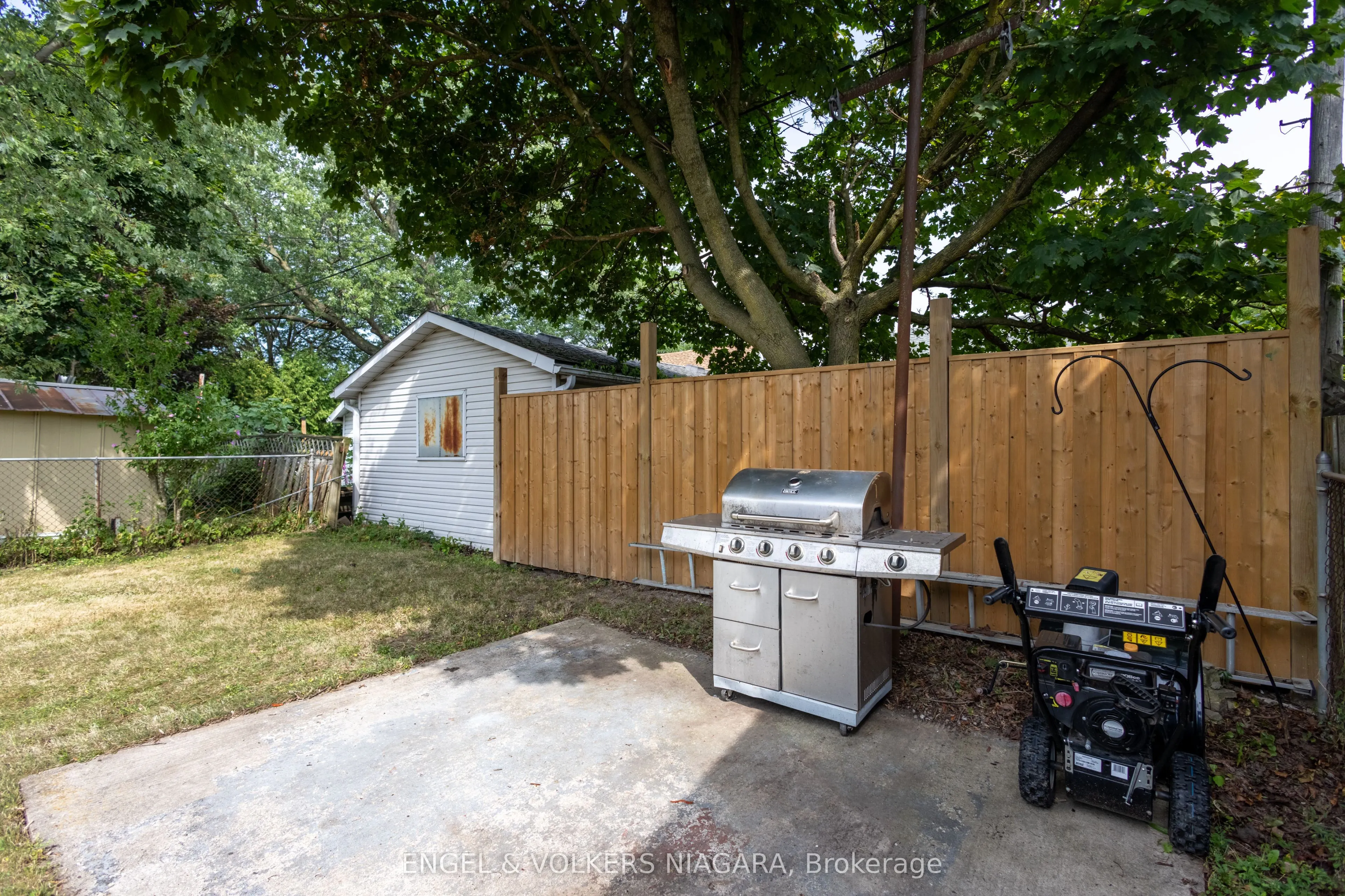 61 Hamilton Street E