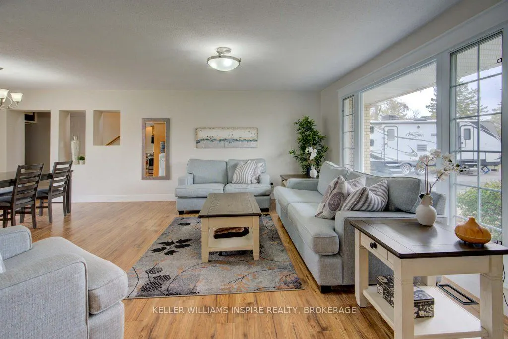 87 Jeffrey Drive