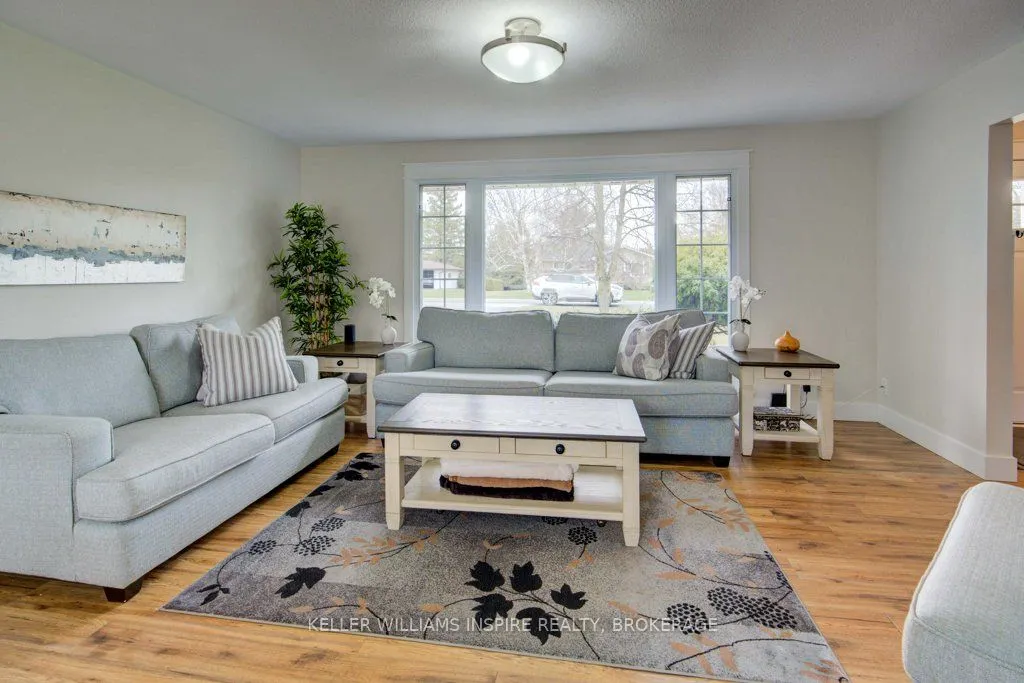 87 Jeffrey Drive