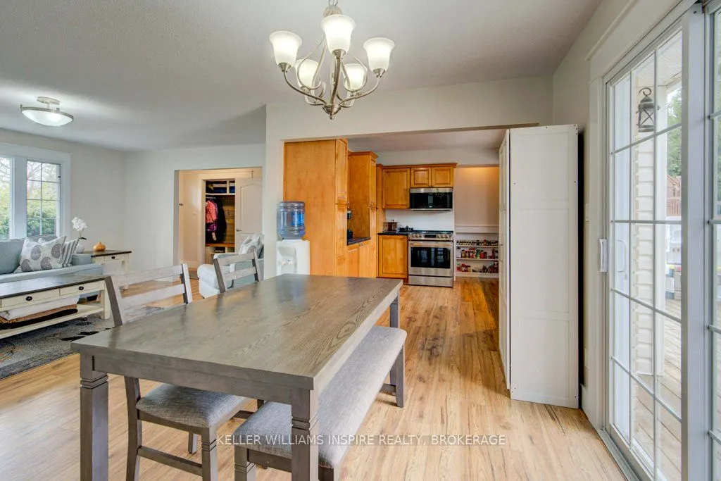 87 Jeffrey Drive
