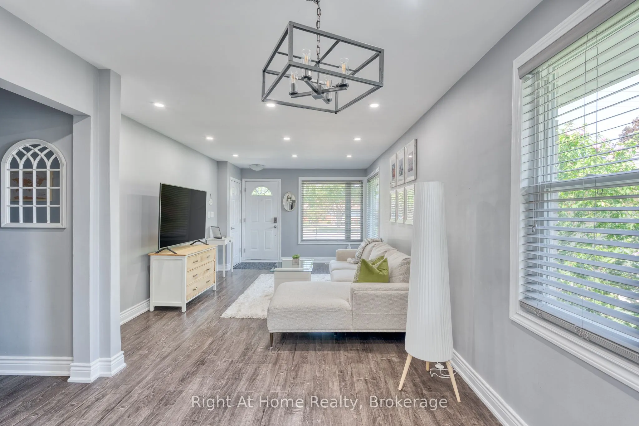 289 1/2 Pelham Road