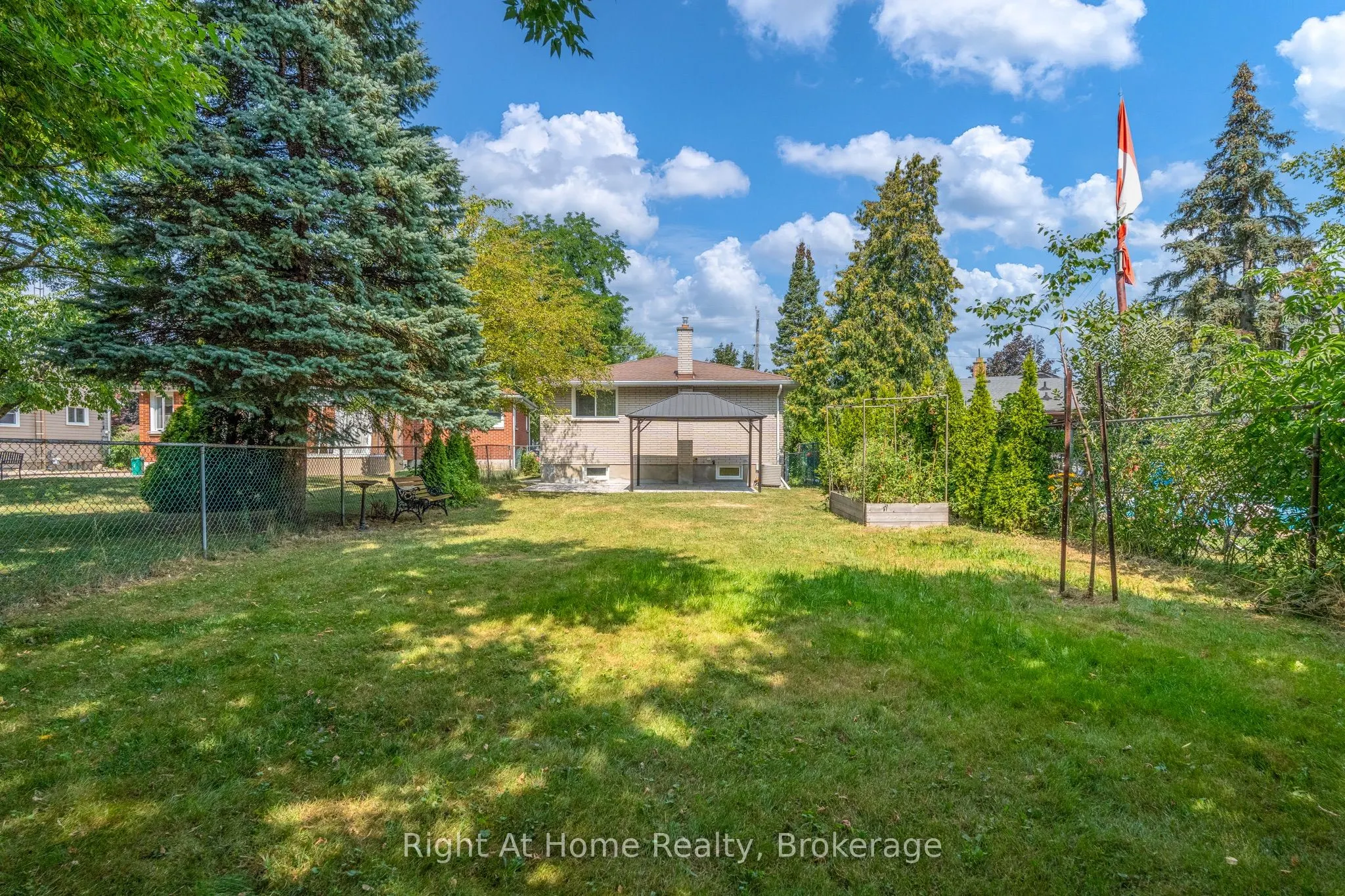289 1/2 Pelham Road