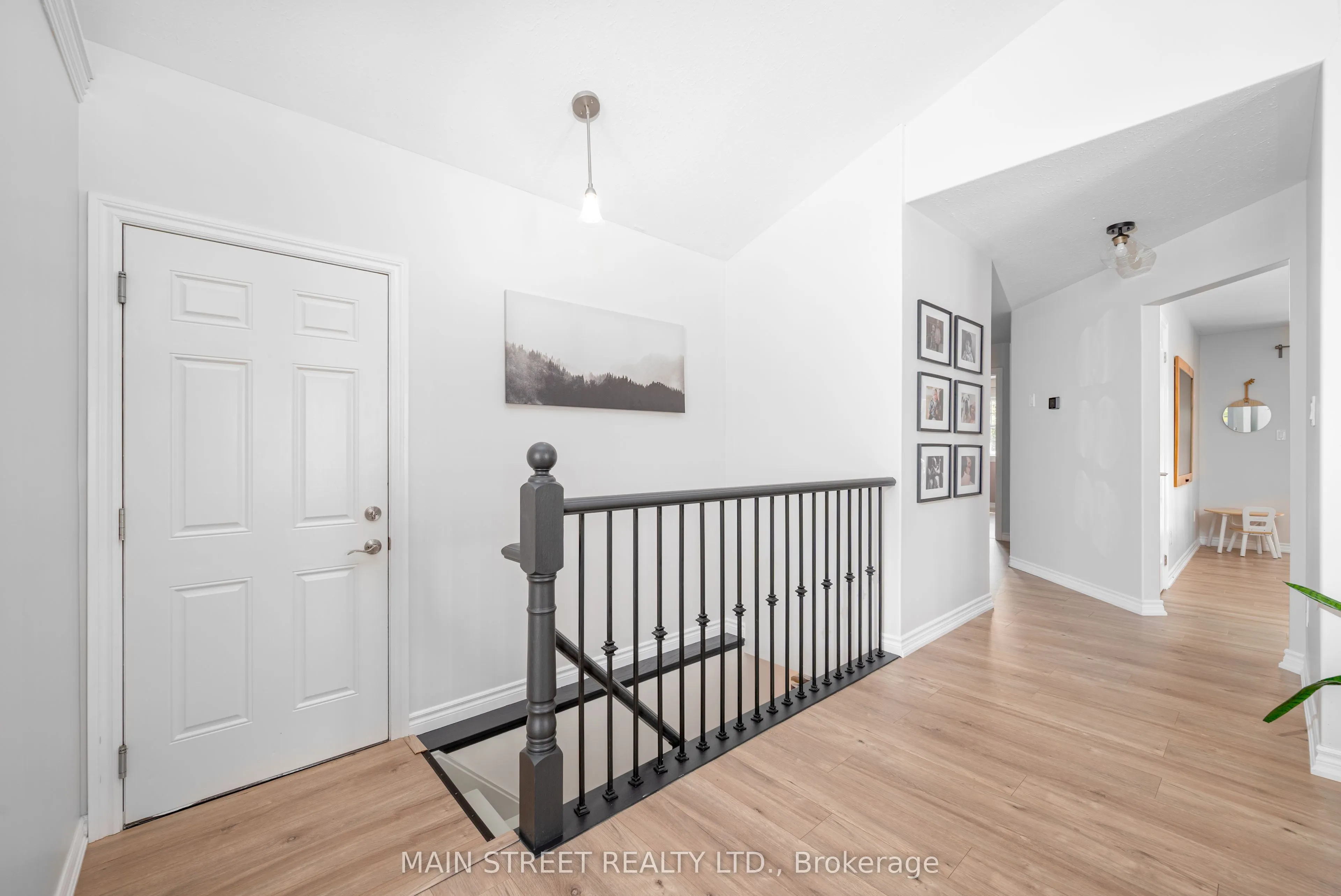 76 Laurent Boulevard