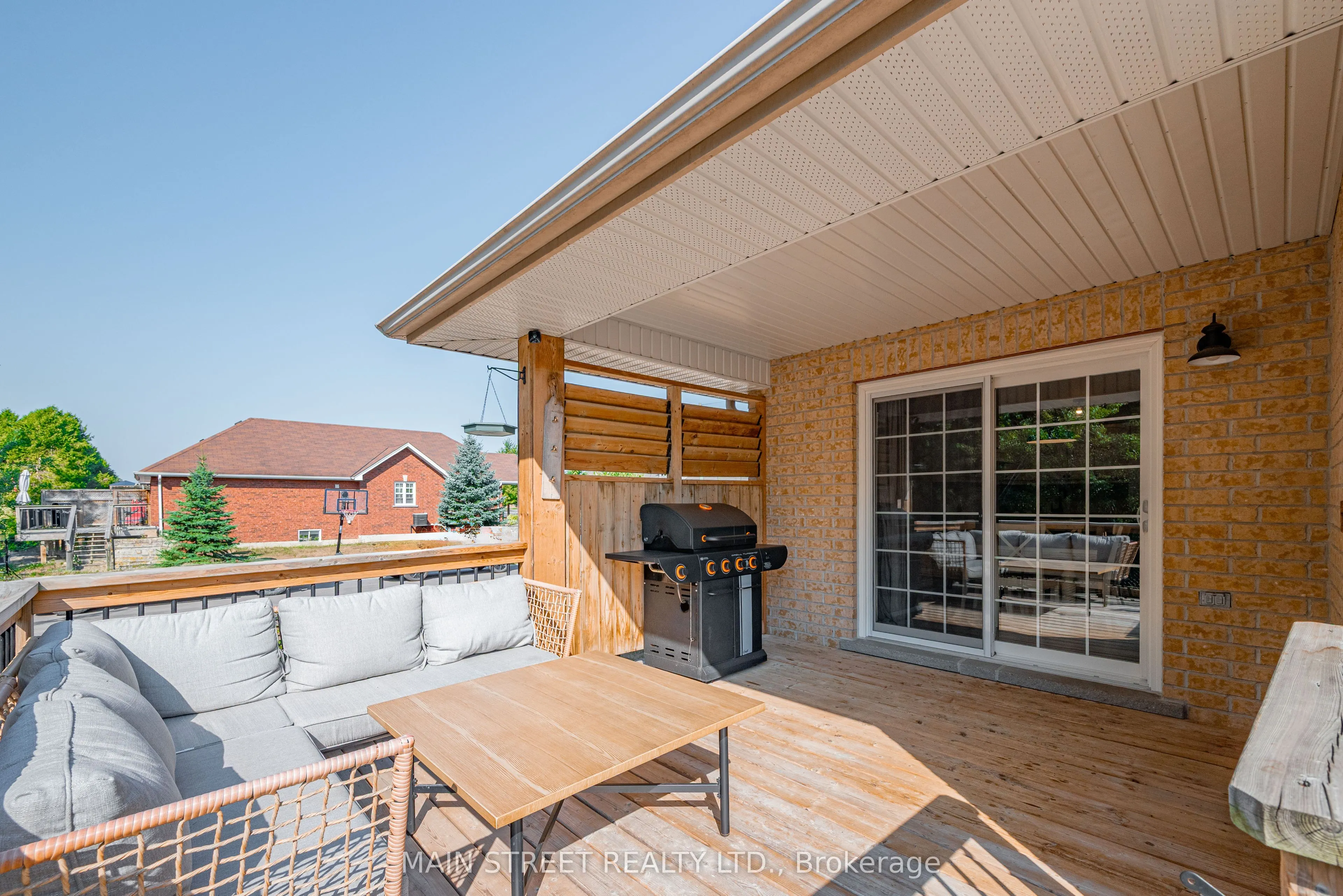 76 Laurent Boulevard