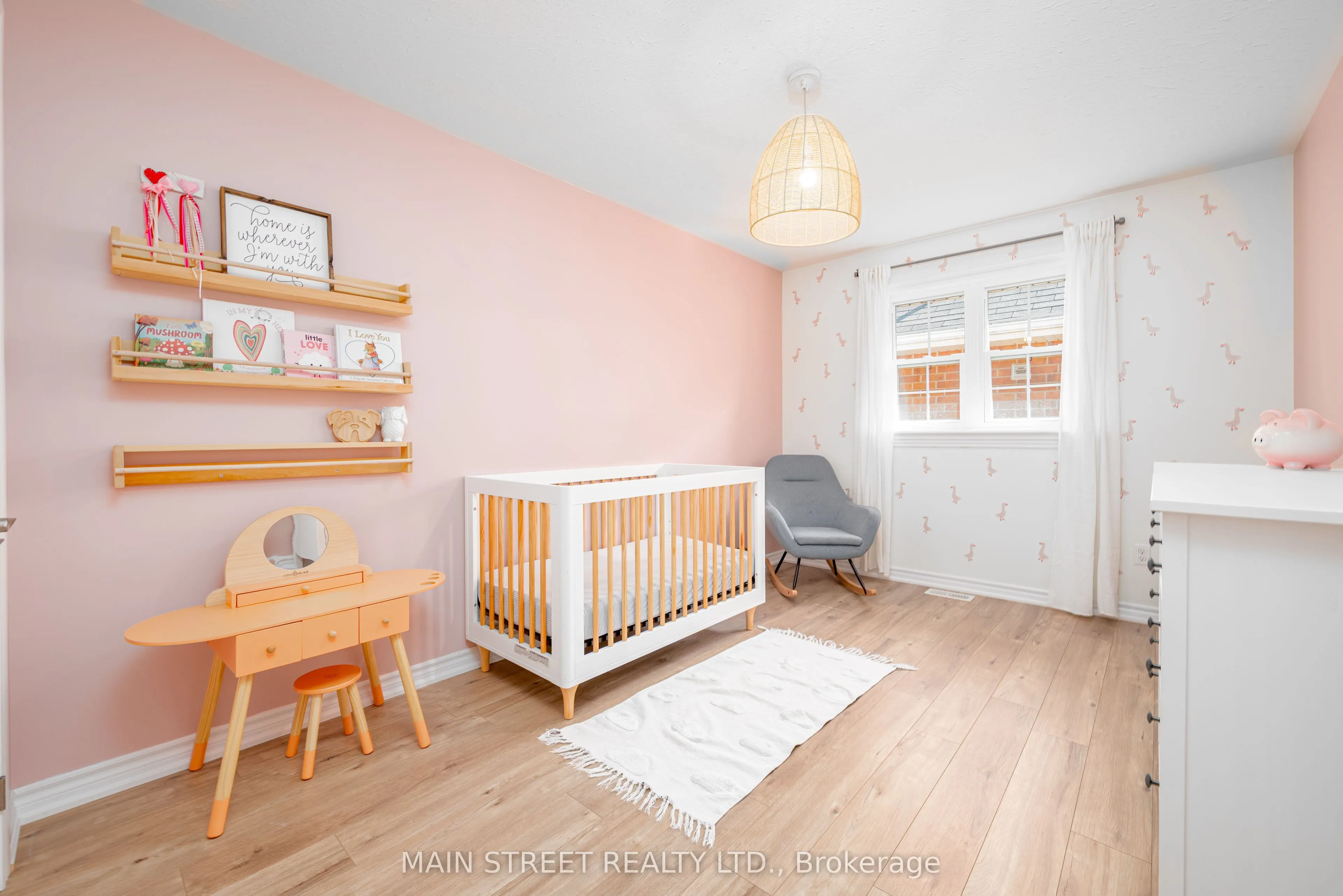 76 Laurent Boulevard