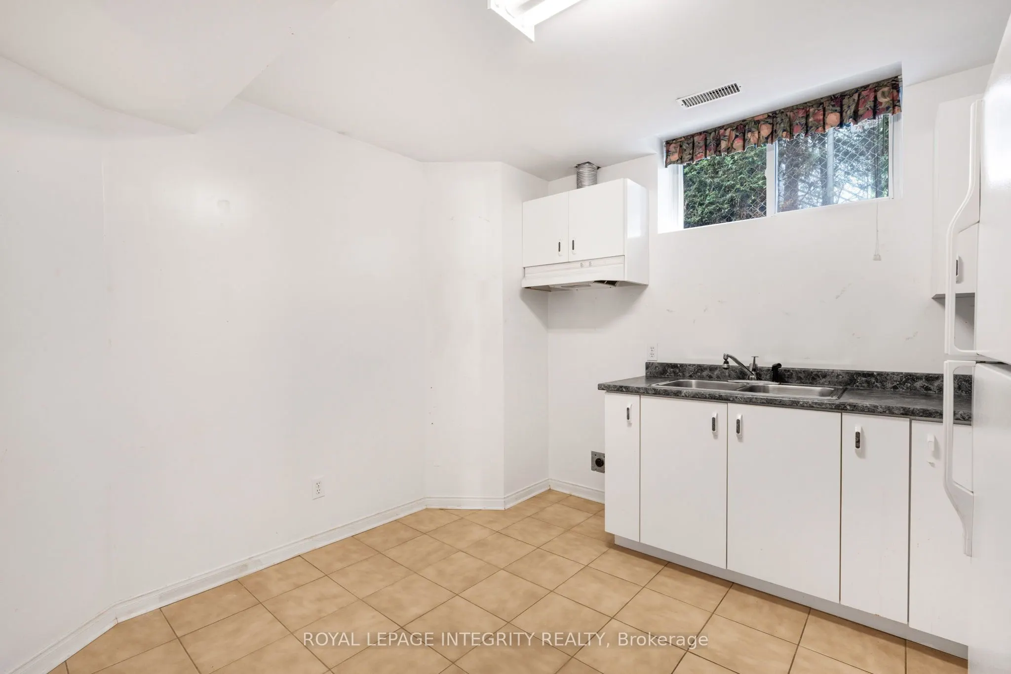 1659 Toulouse Crescent