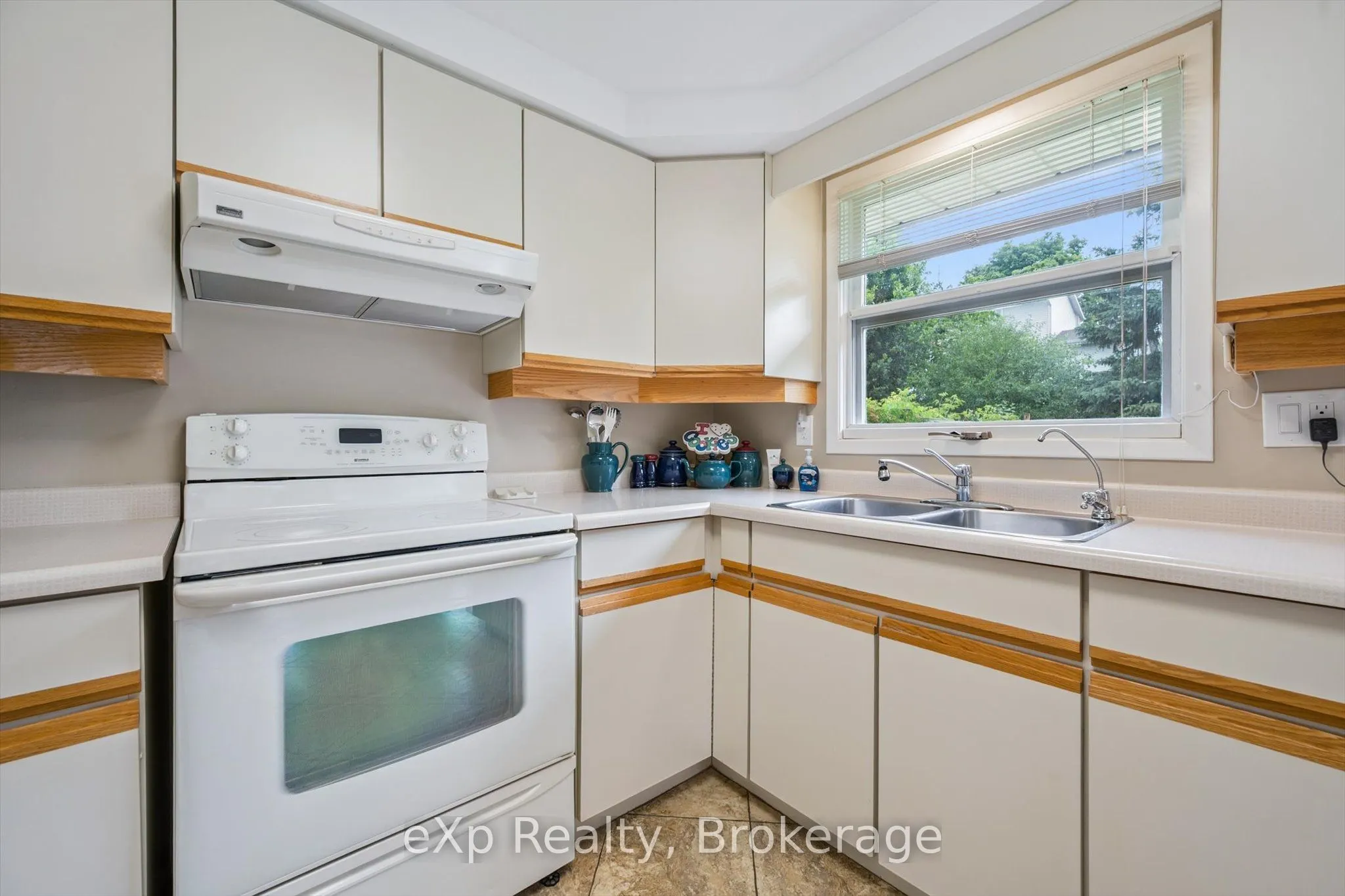 8 Aspen Valley Crescent