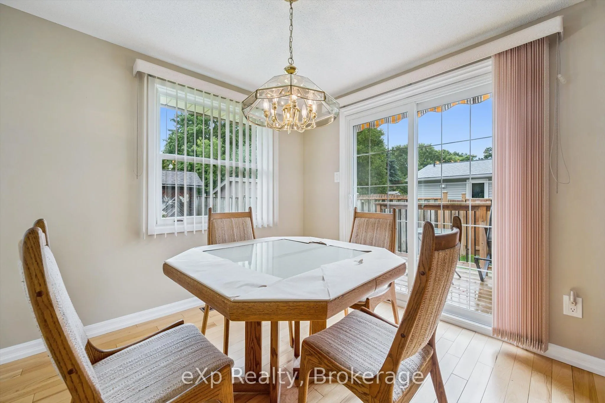 8 Aspen Valley Crescent