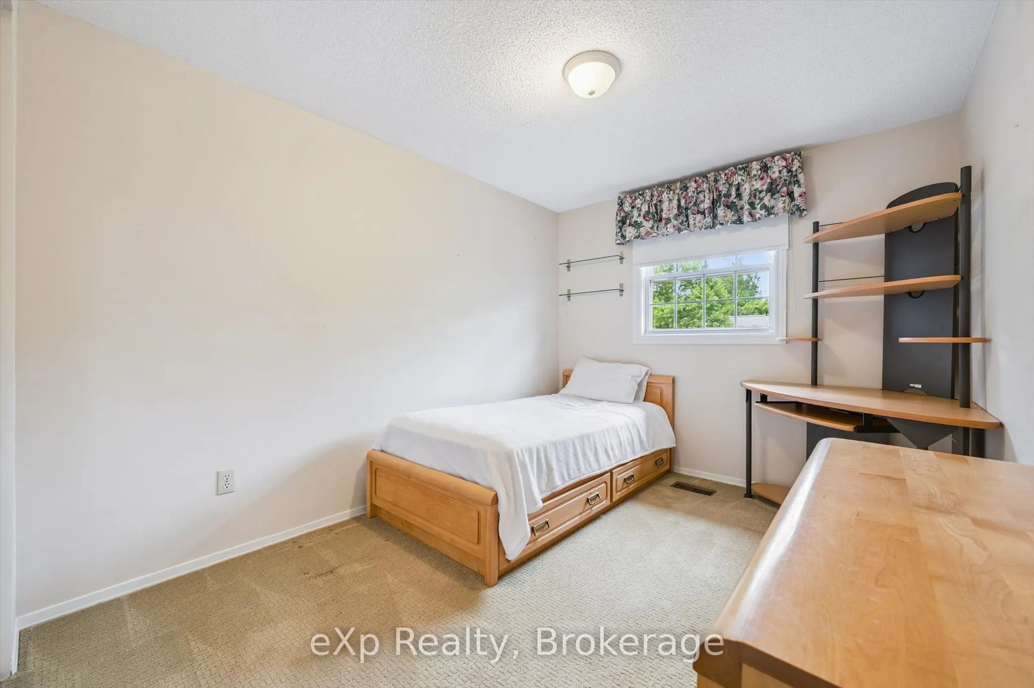 8 Aspen Valley Crescent