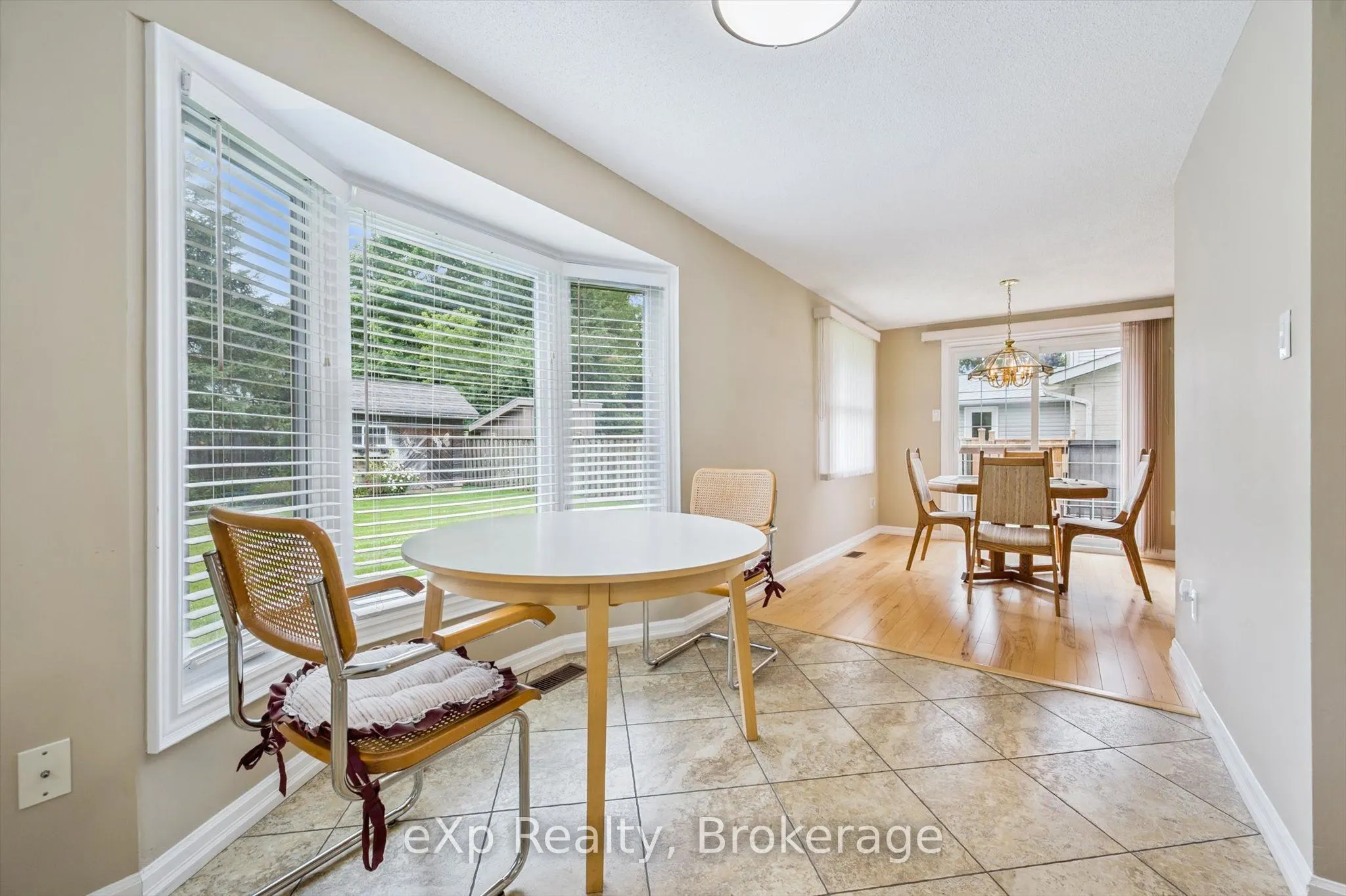 8 Aspen Valley Crescent