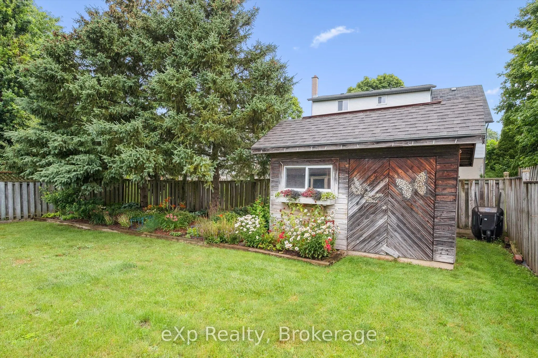 8 Aspen Valley Crescent