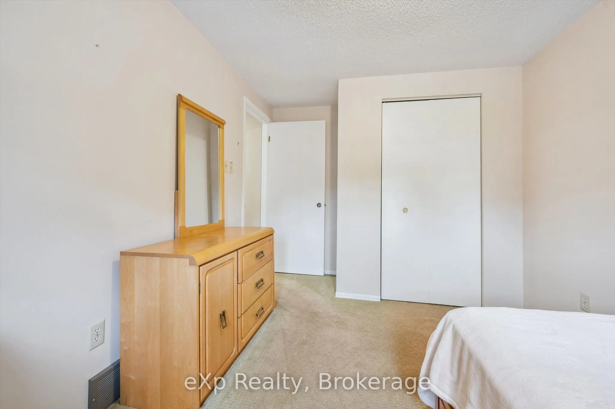 8 Aspen Valley Crescent