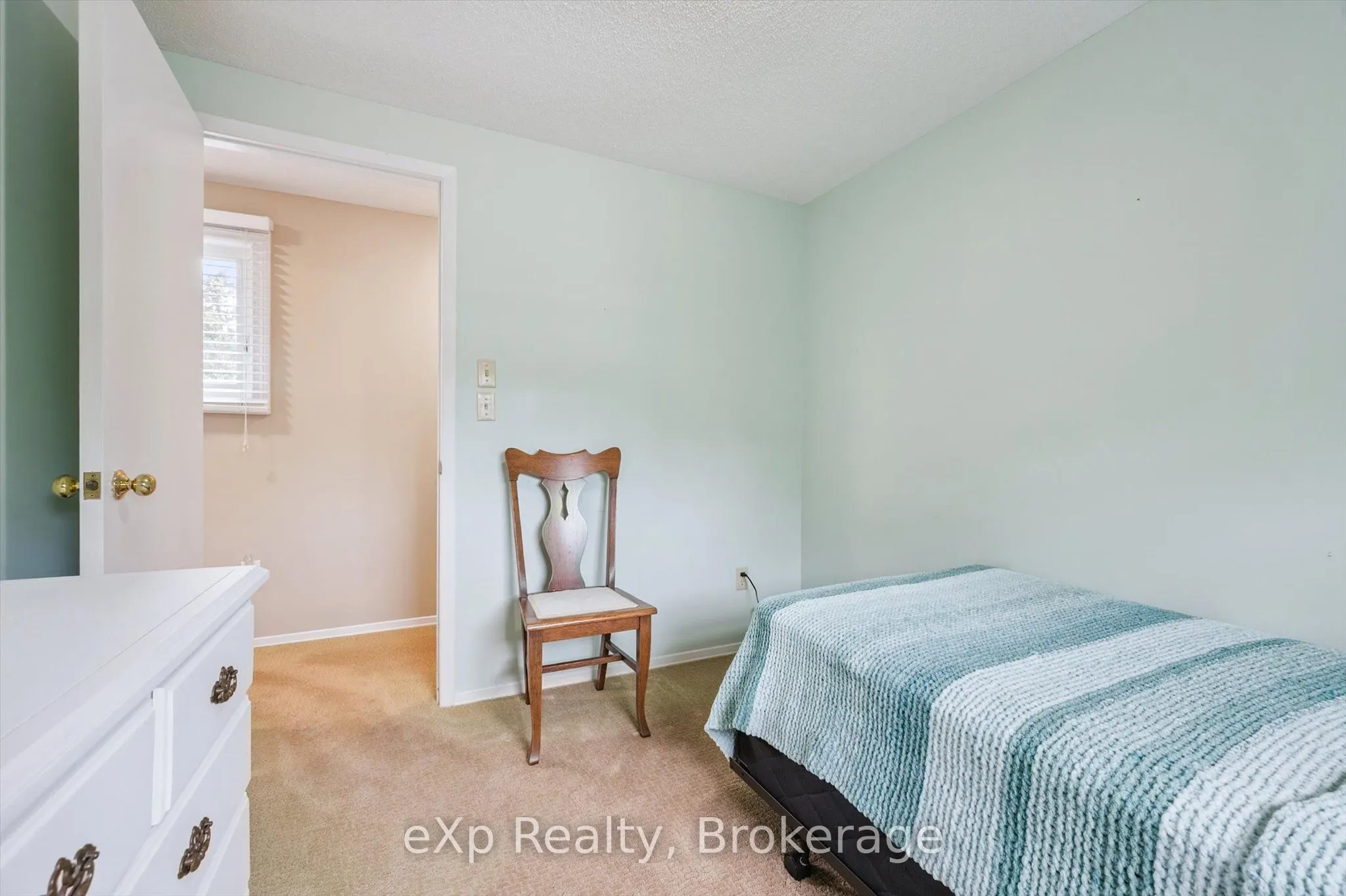 8 Aspen Valley Crescent