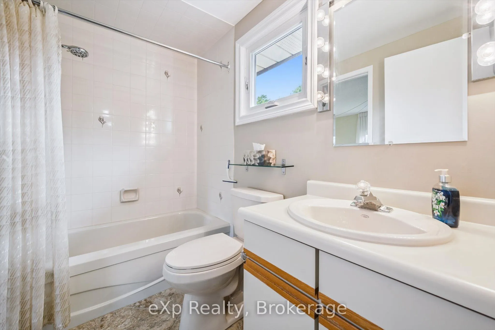 8 Aspen Valley Crescent