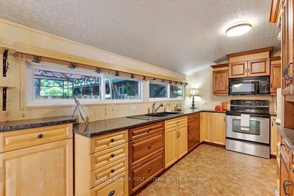 4712 Briton Houghton Bay Road