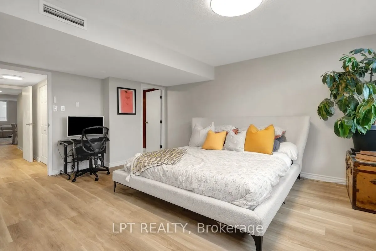 18 Nepean Street, #PH3
