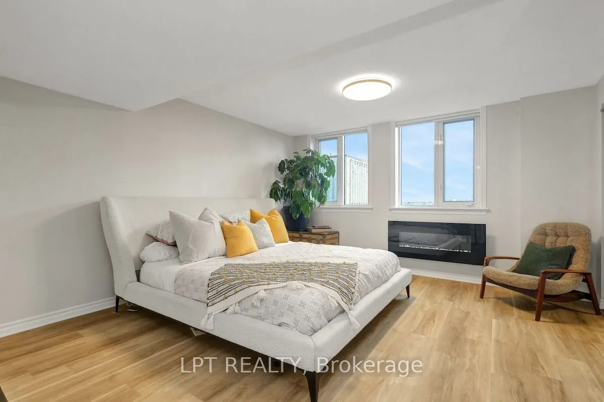 18 Nepean Street, #PH3