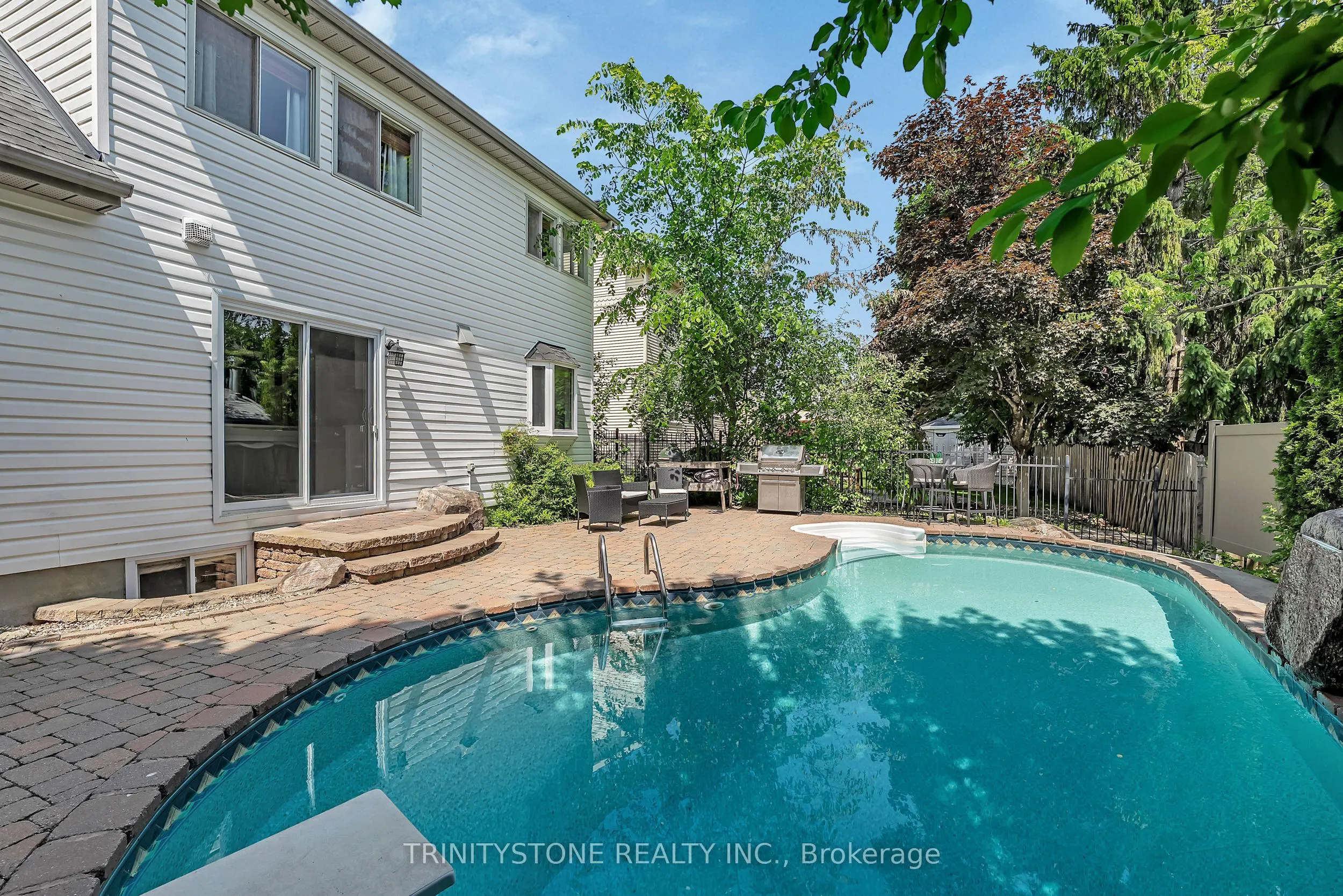 32 Kyle Avenue