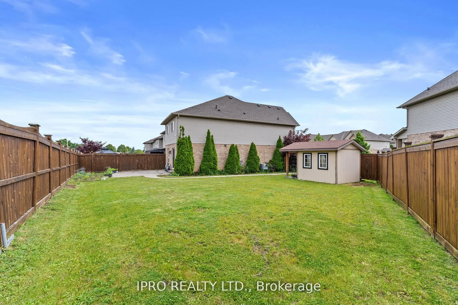 42 Meadow Wood Crescent