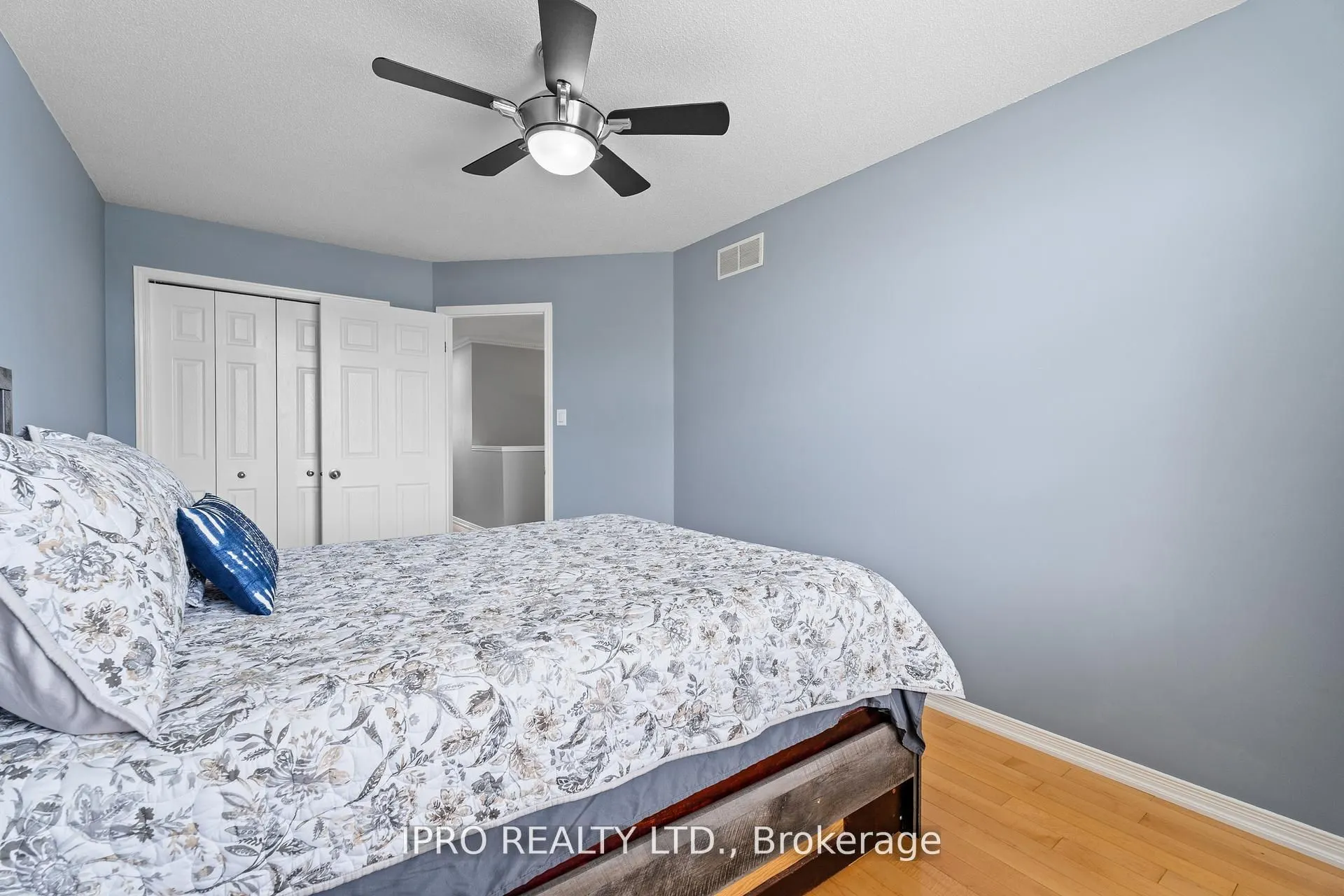 42 Meadow Wood Crescent