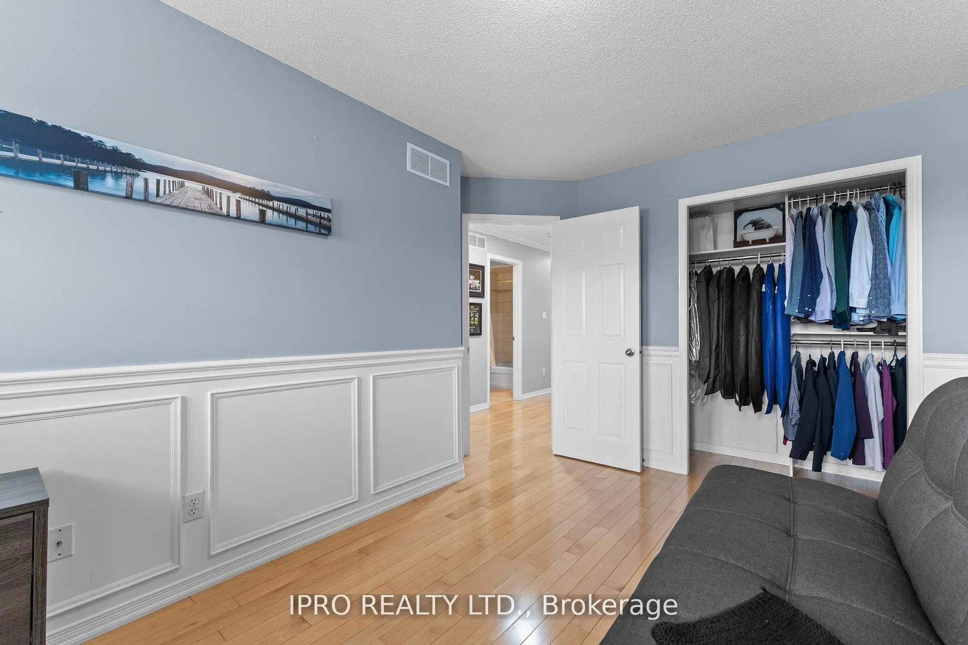 42 Meadow Wood Crescent