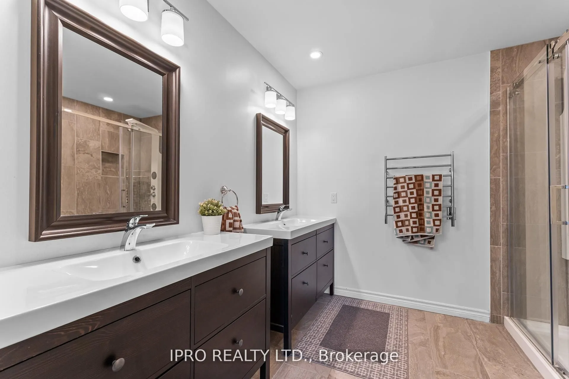 42 Meadow Wood Crescent