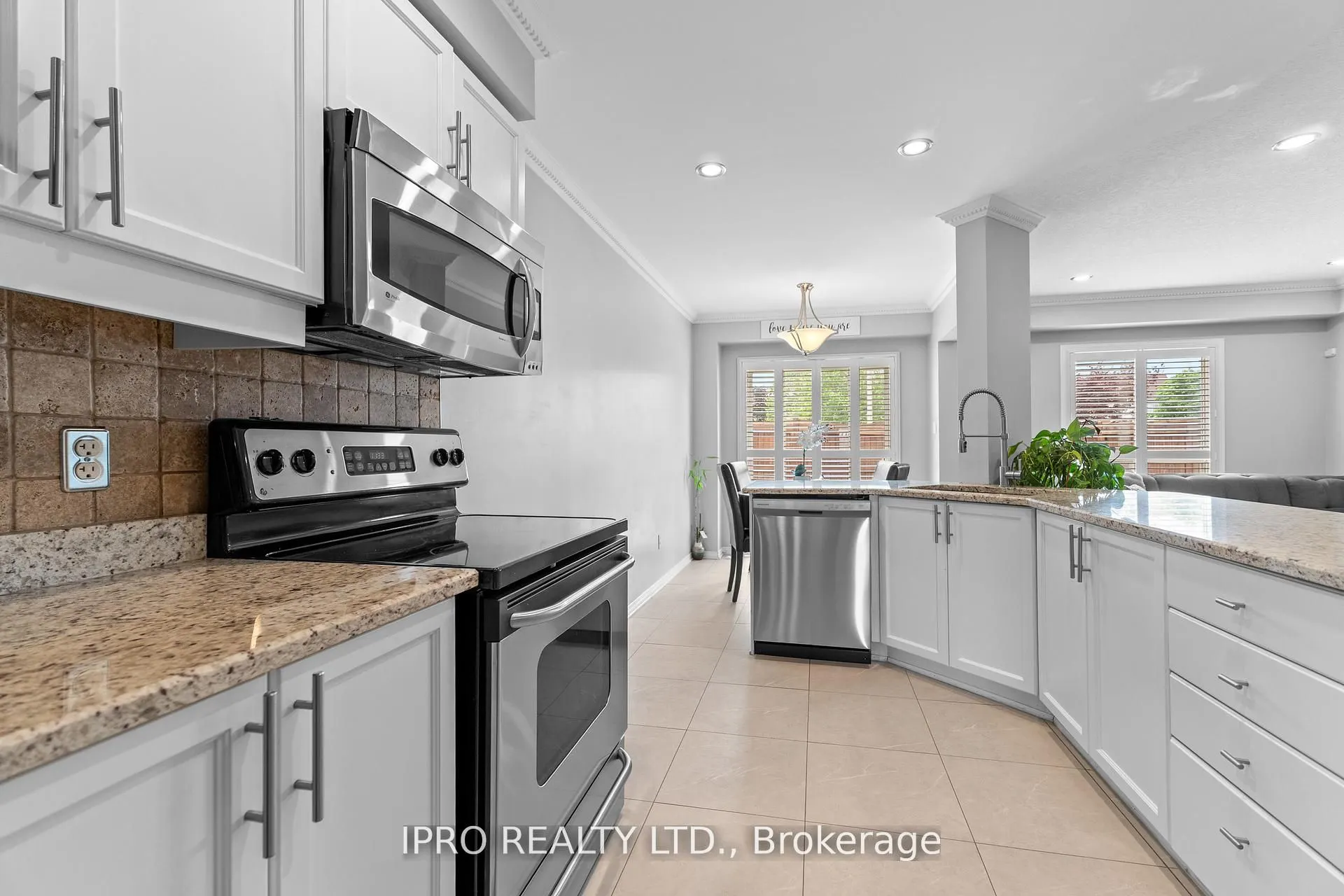 42 Meadow Wood Crescent